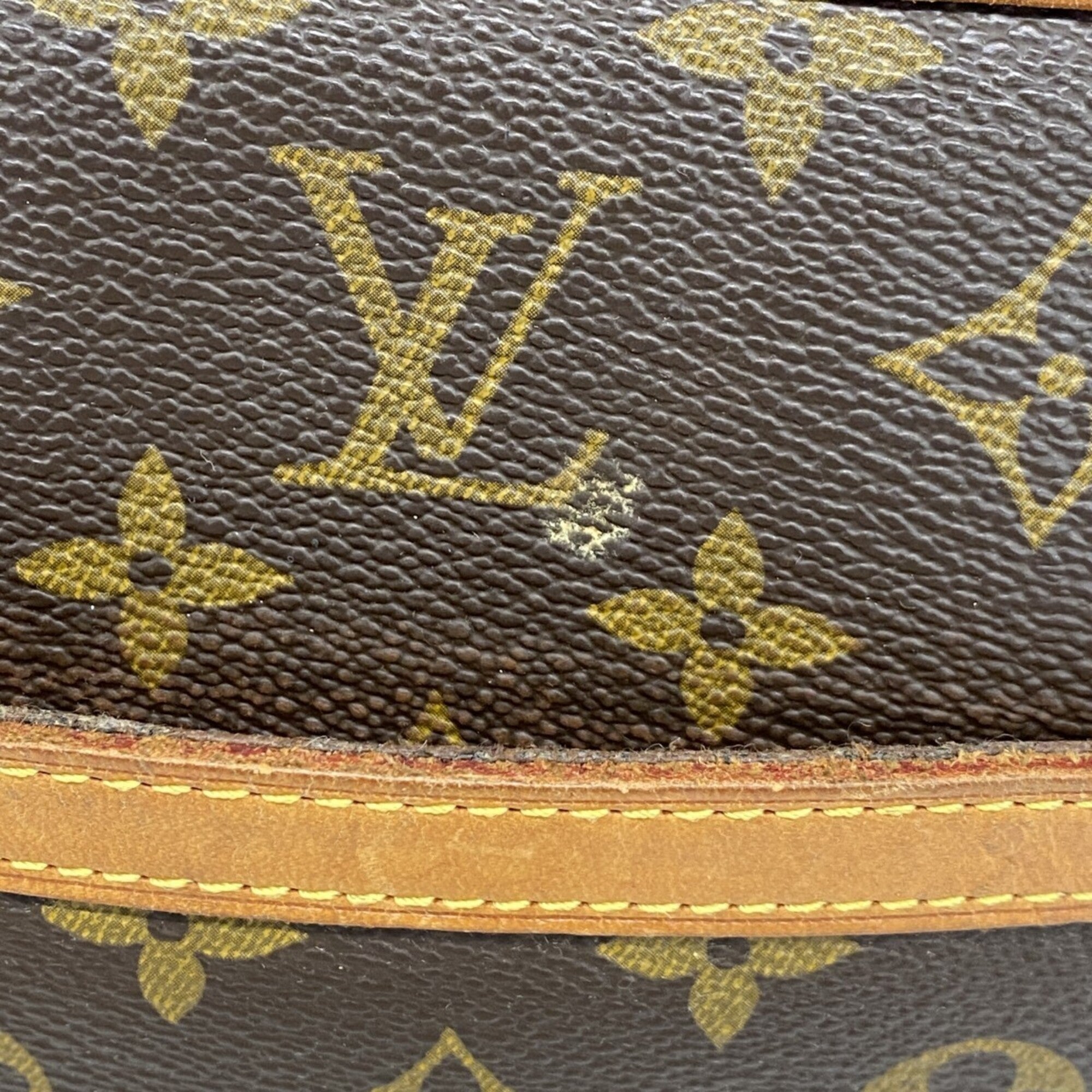 Louis Vuitton Brown Clutch Bag (Pre-Owned)