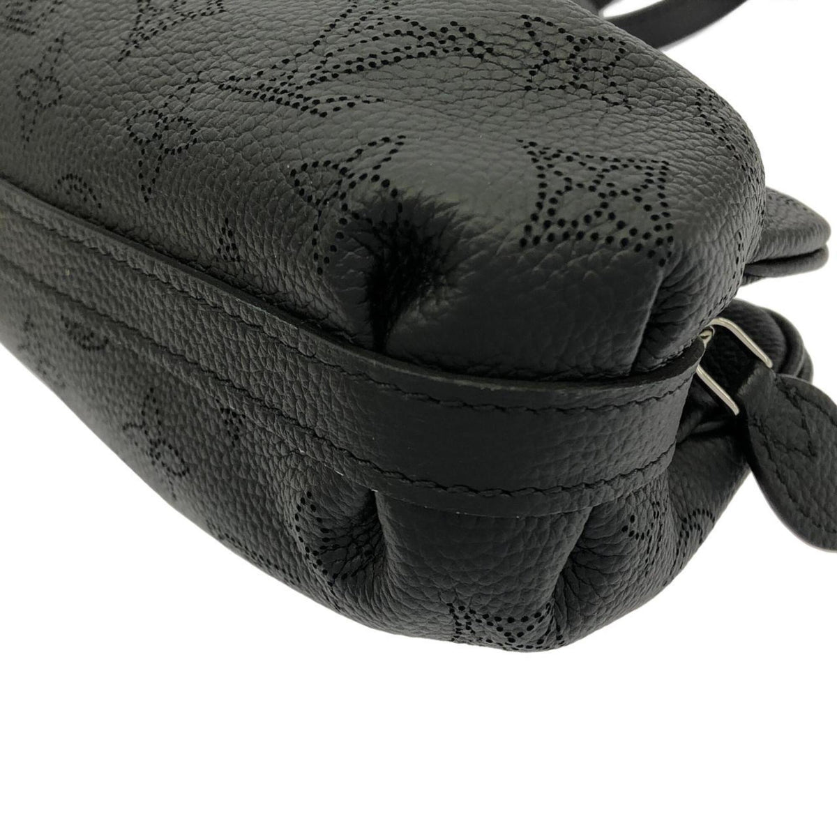 Louis Vuitton Black Leather Shoulder Bag (Pre-Owned)