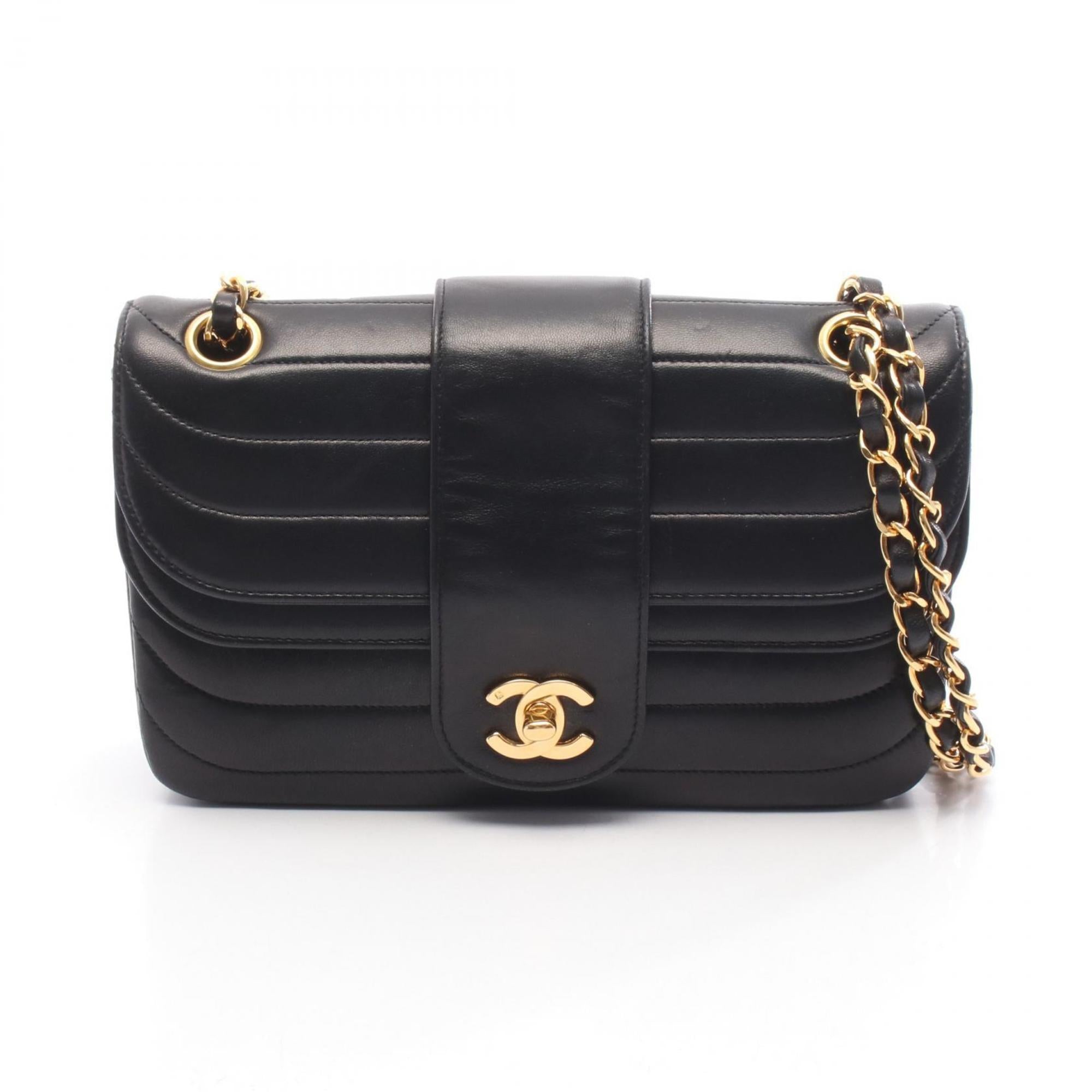 Chanel Black Leather Shoulder Bag (Pre-Owned)