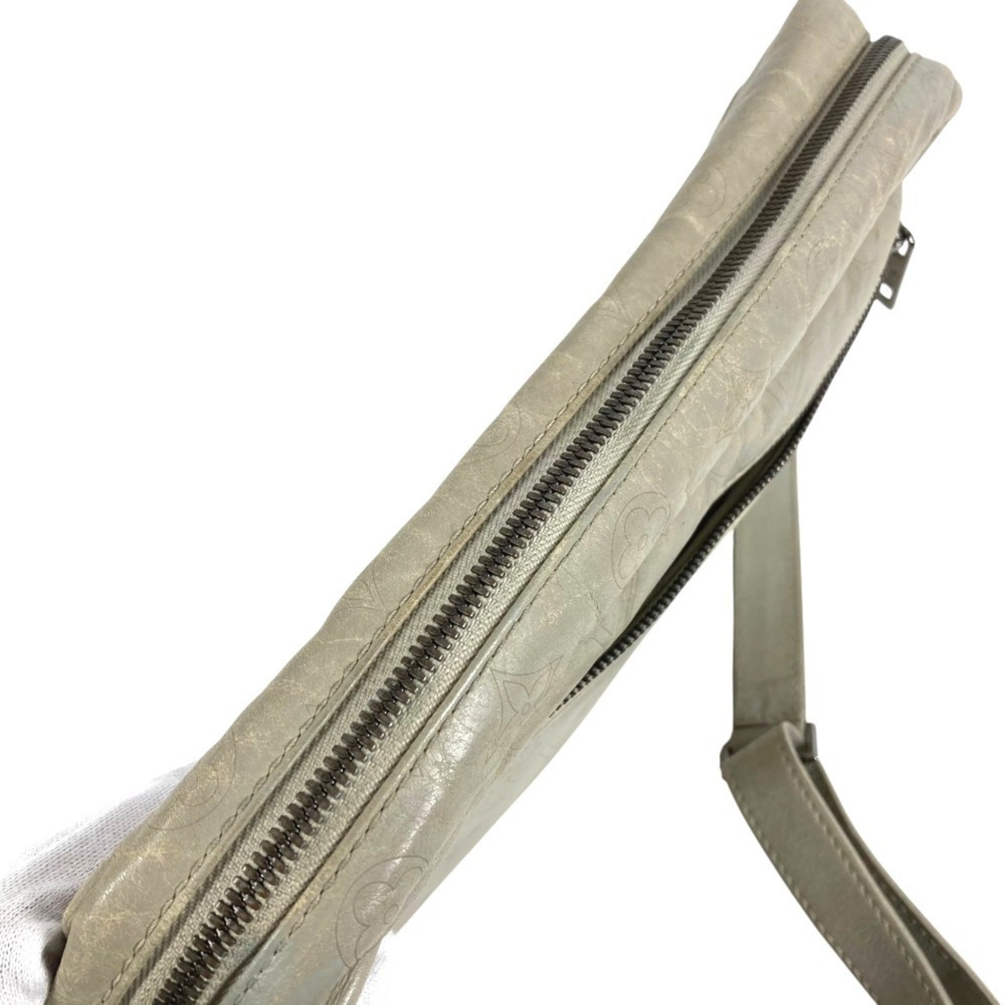 Louis Vuitton Light Gray Leather Pochette Shoulder Bag (Pre-Owned)