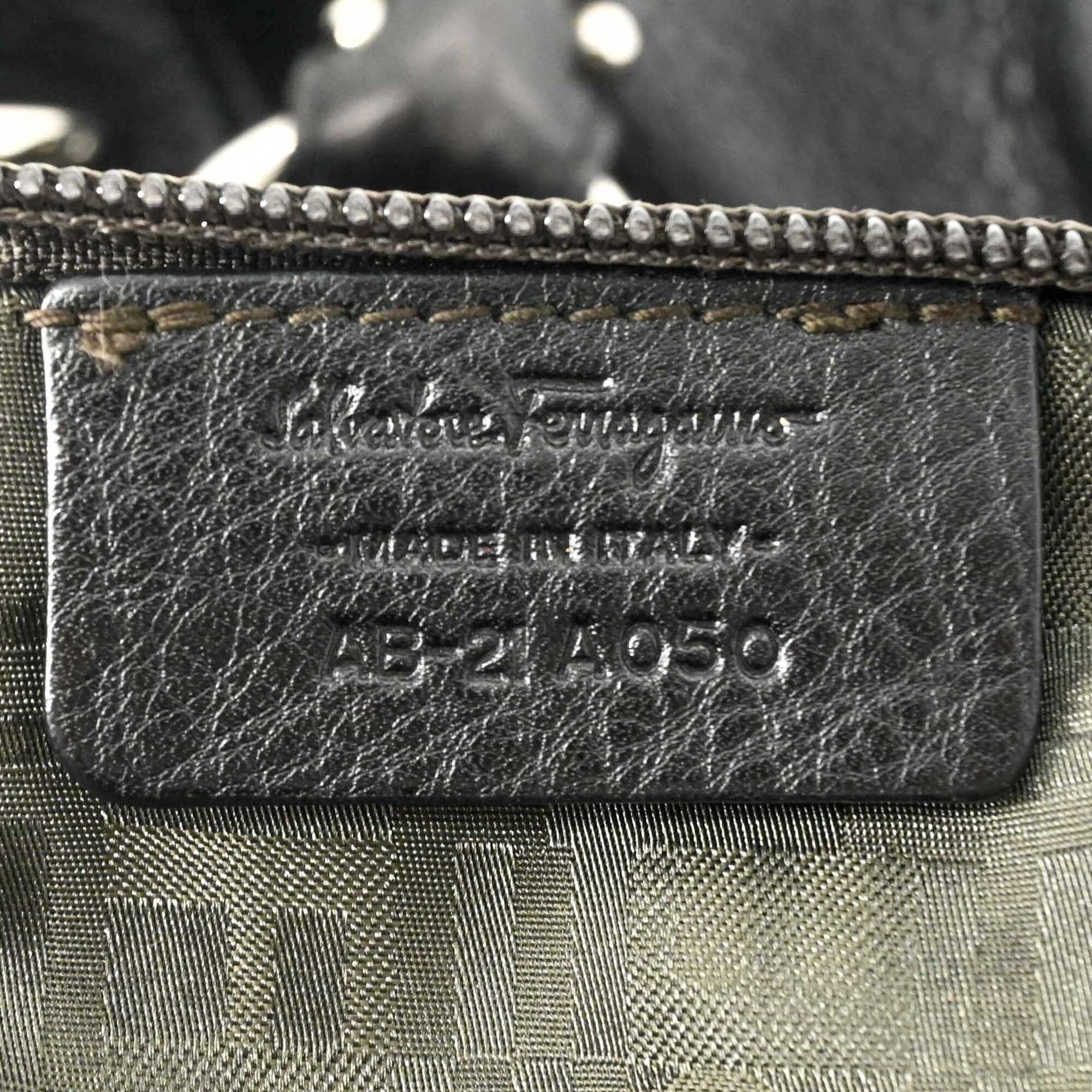 Salvatore Ferragamo Black Leather Handbag (Pre-Owned)