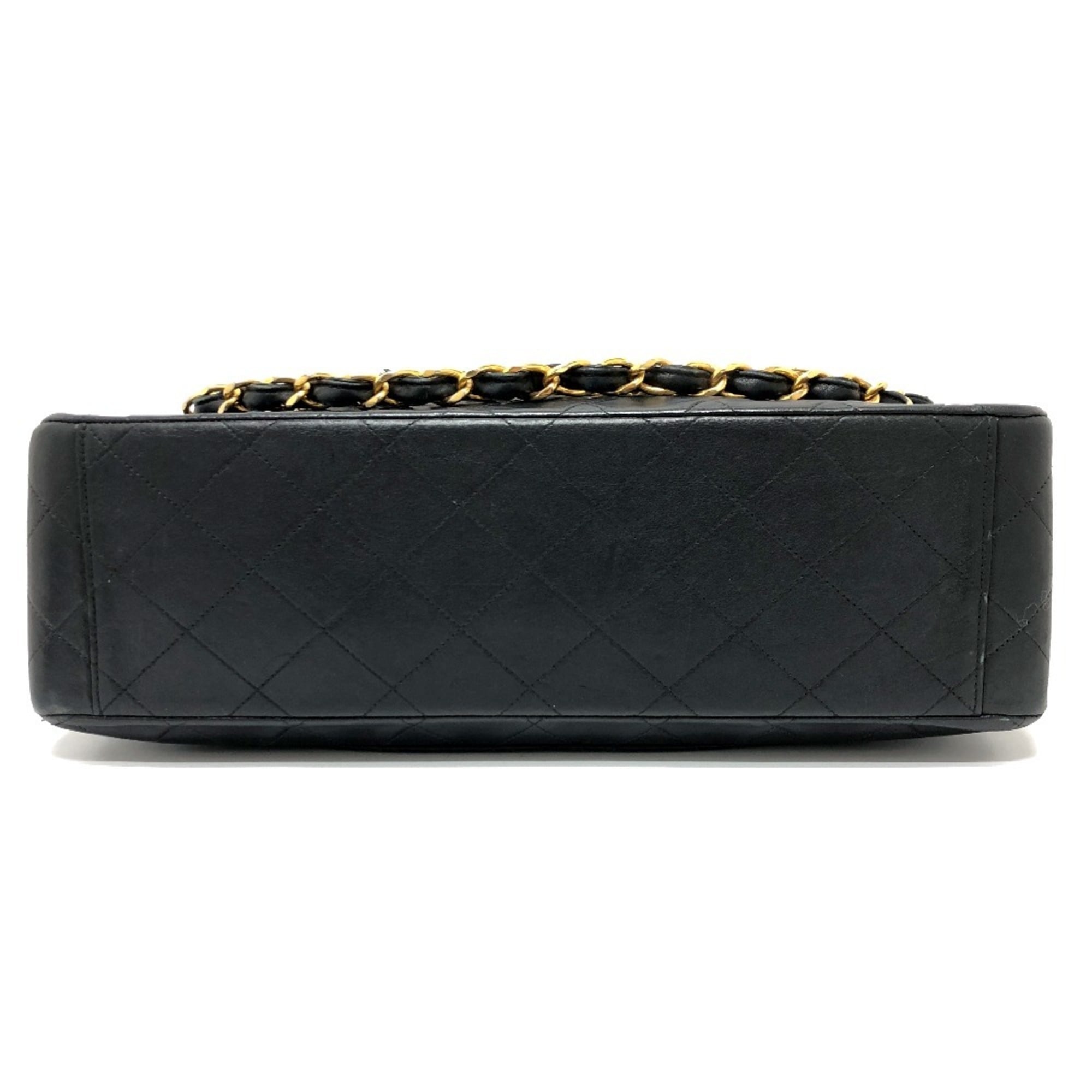 Chanel Matelasse Black Leather Shoulder Bag (Pre-Owned)