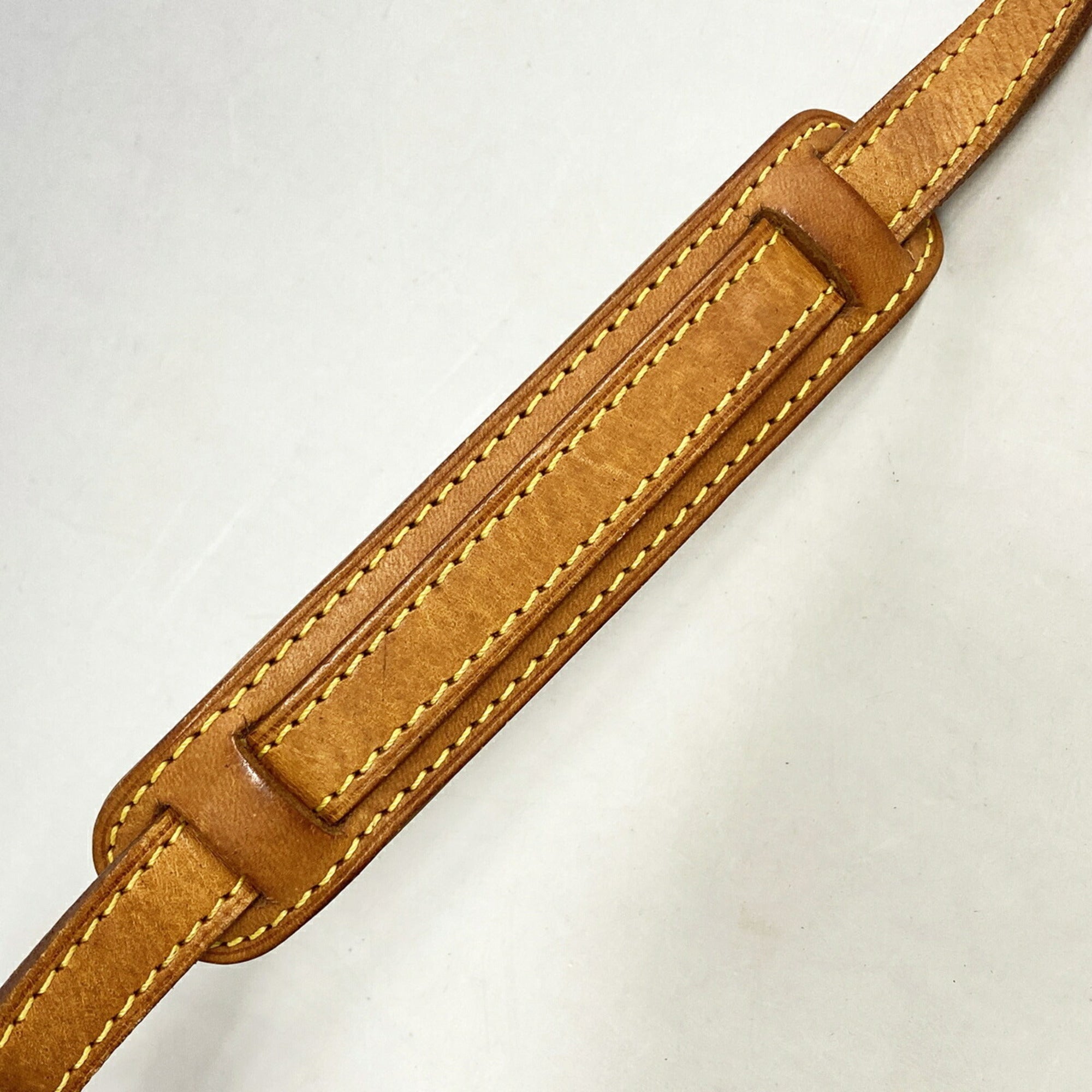 Louis Vuitton Brown Shoulder Bag (Pre-Owned)
