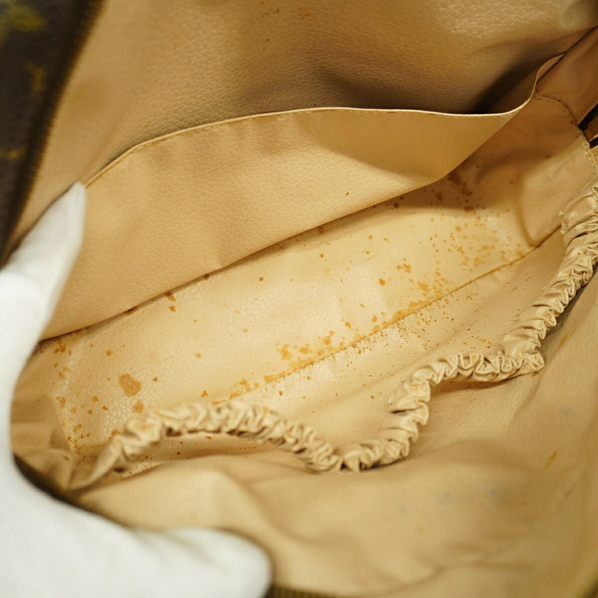 Louis Vuitton Brown Pouch (Pre-Owned)