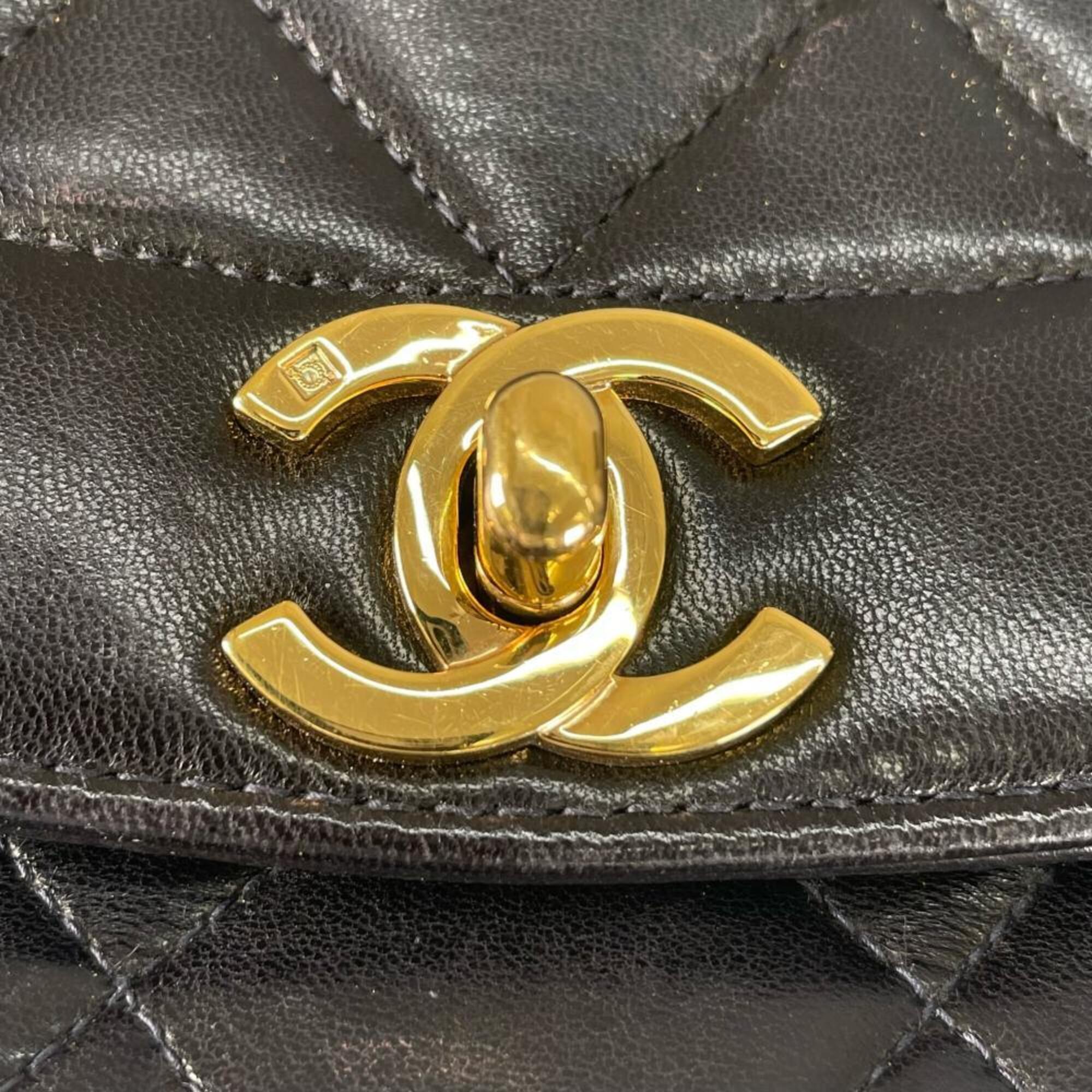 Chanel Black Leather Shoulder Bag (Pre-Owned)