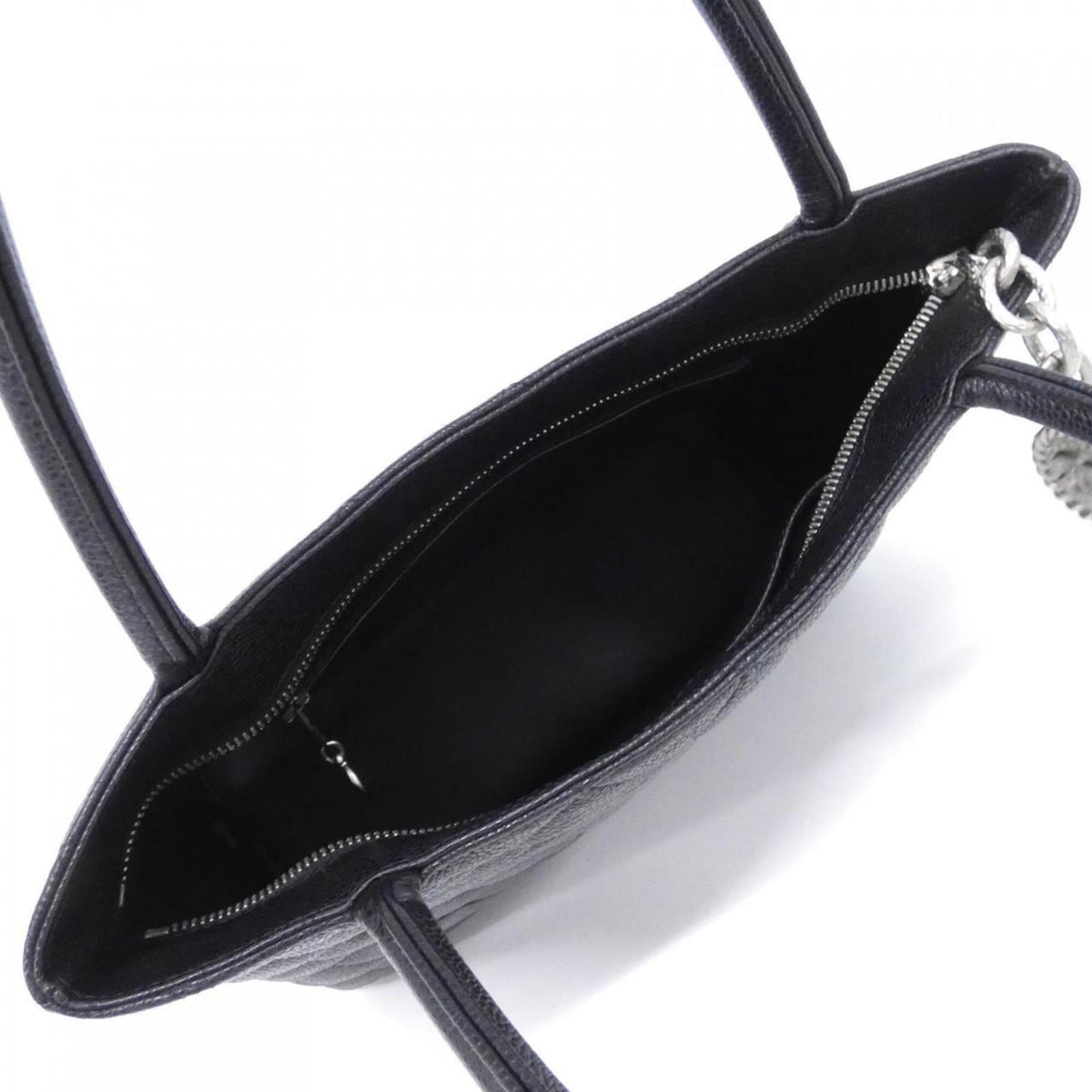 Chanel Black Grained Calfskin Handbag (Pre-Owned)