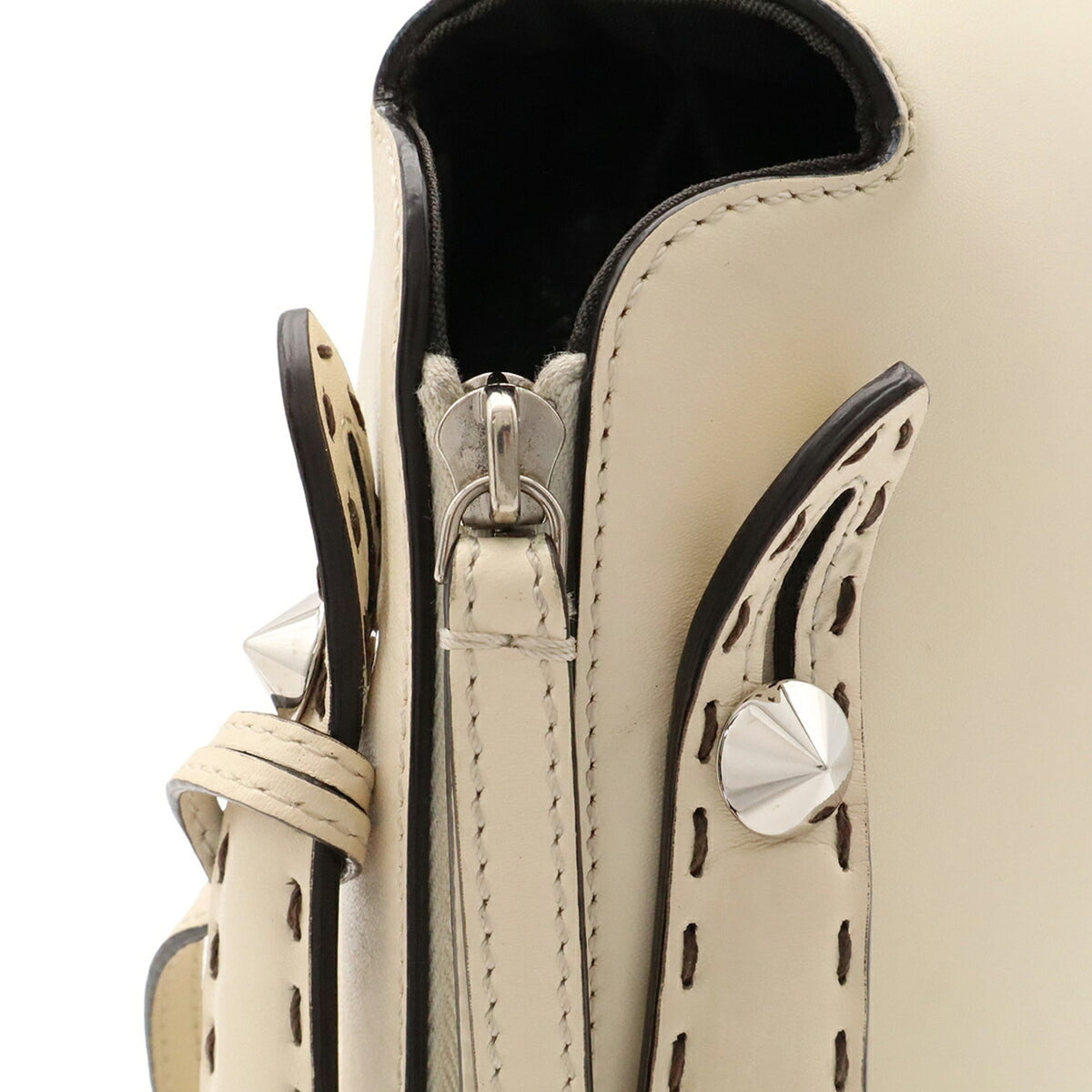 Fendi Cream Canvas Handbag Shoulder Bag (Pre-Owned)