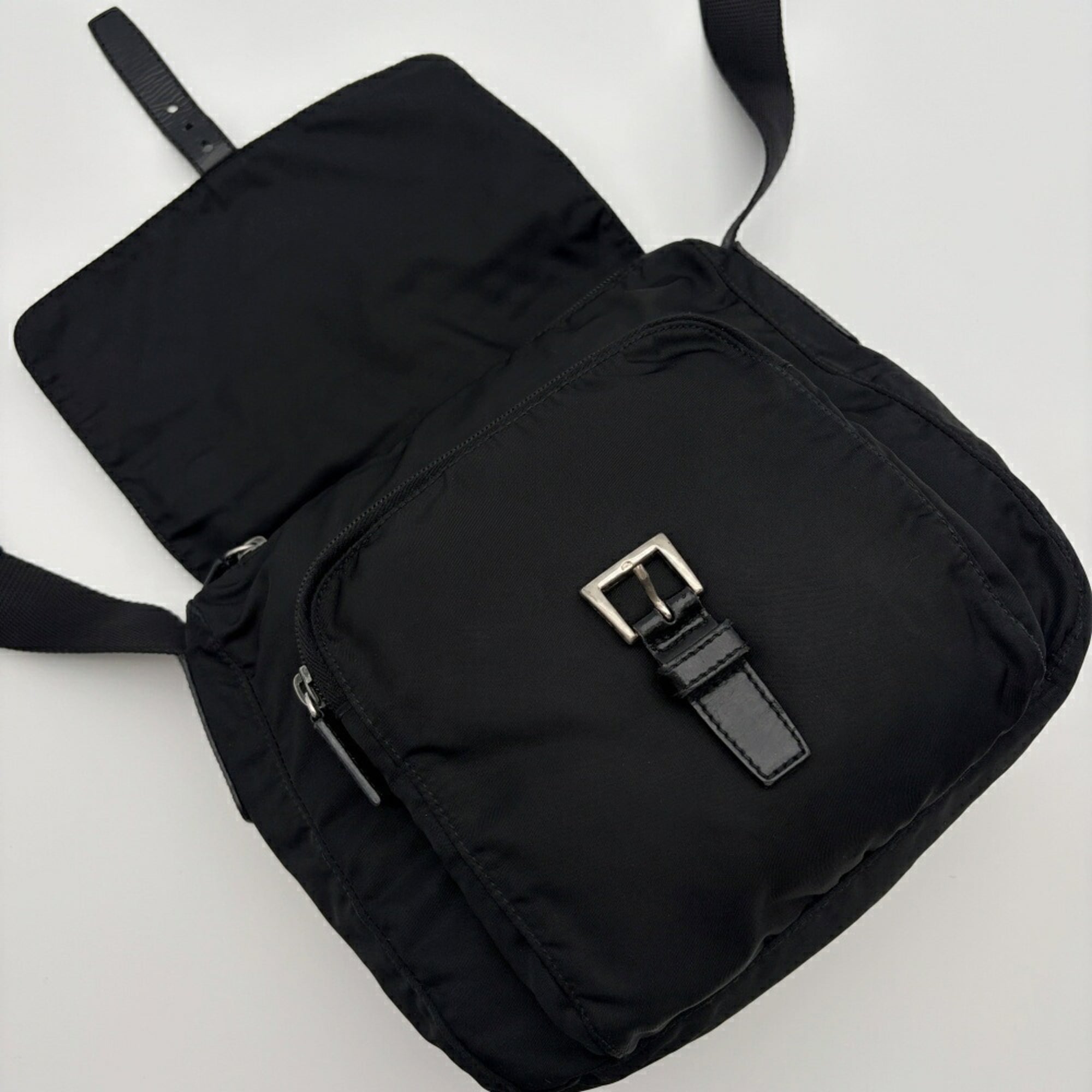 Prada Black Nylon Leather Shoulder Bag (Pre-Owned)