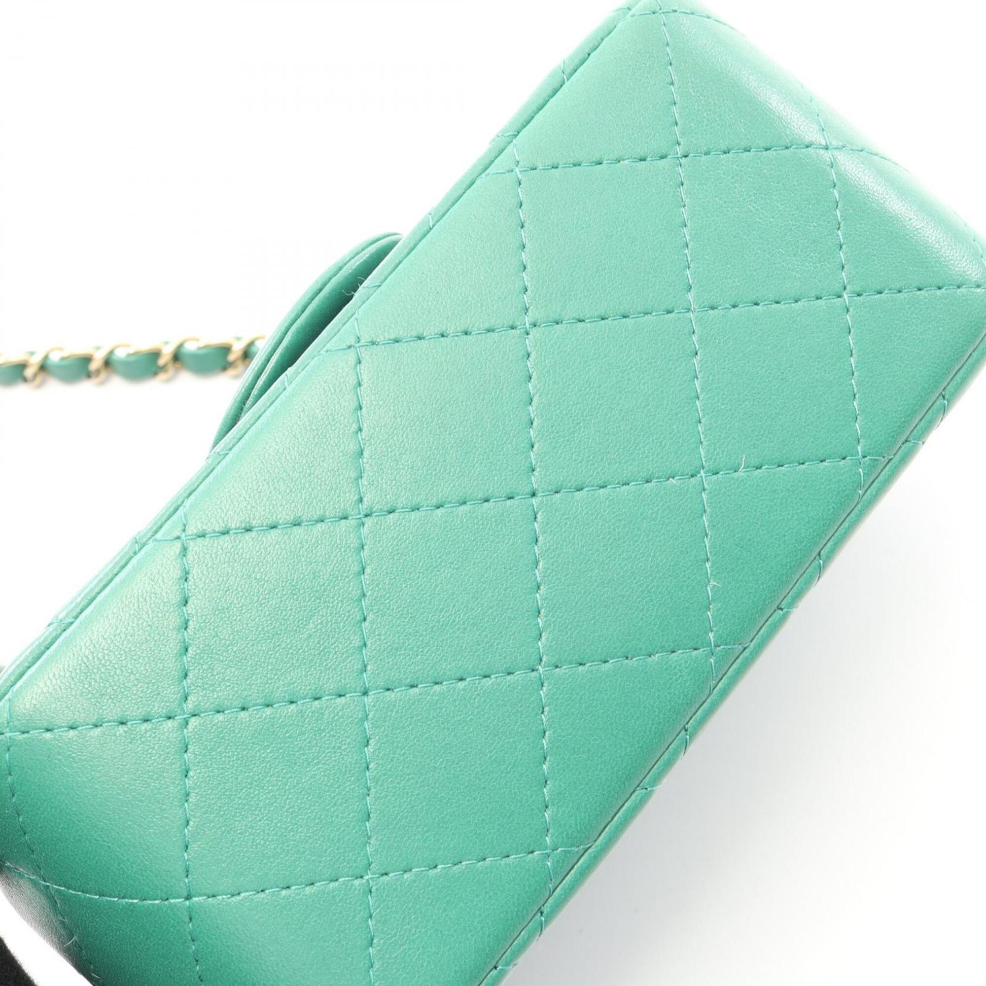 Chanel Green Leather Handbag Shoulder Bag (Pre-Owned)