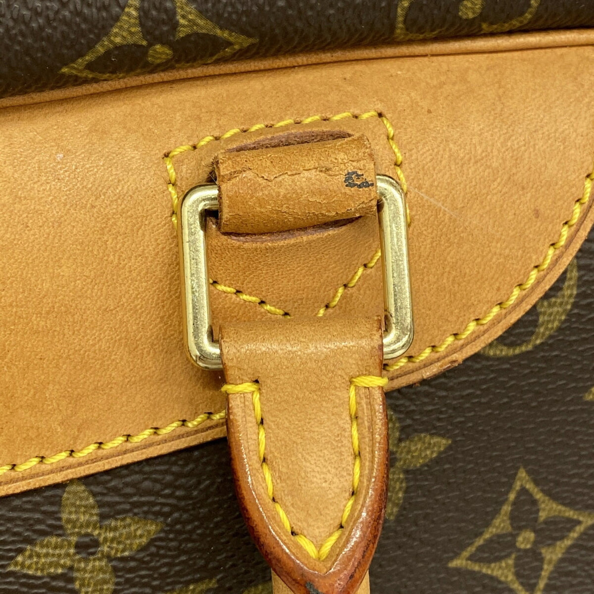 Louis Vuitton Brown Handbag (Pre-Owned)