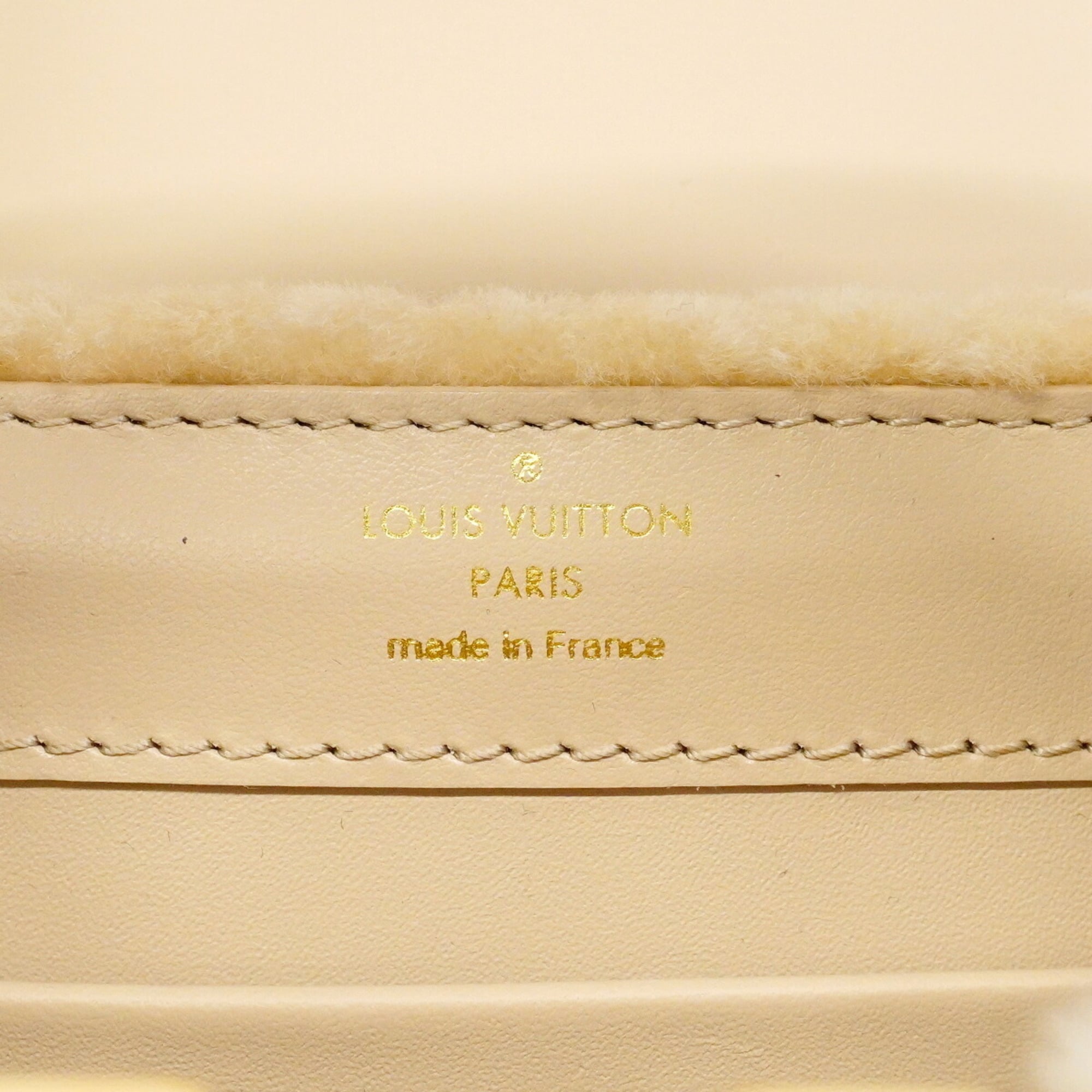 Louis Vuitton Cream Handbag (Pre-Owned)