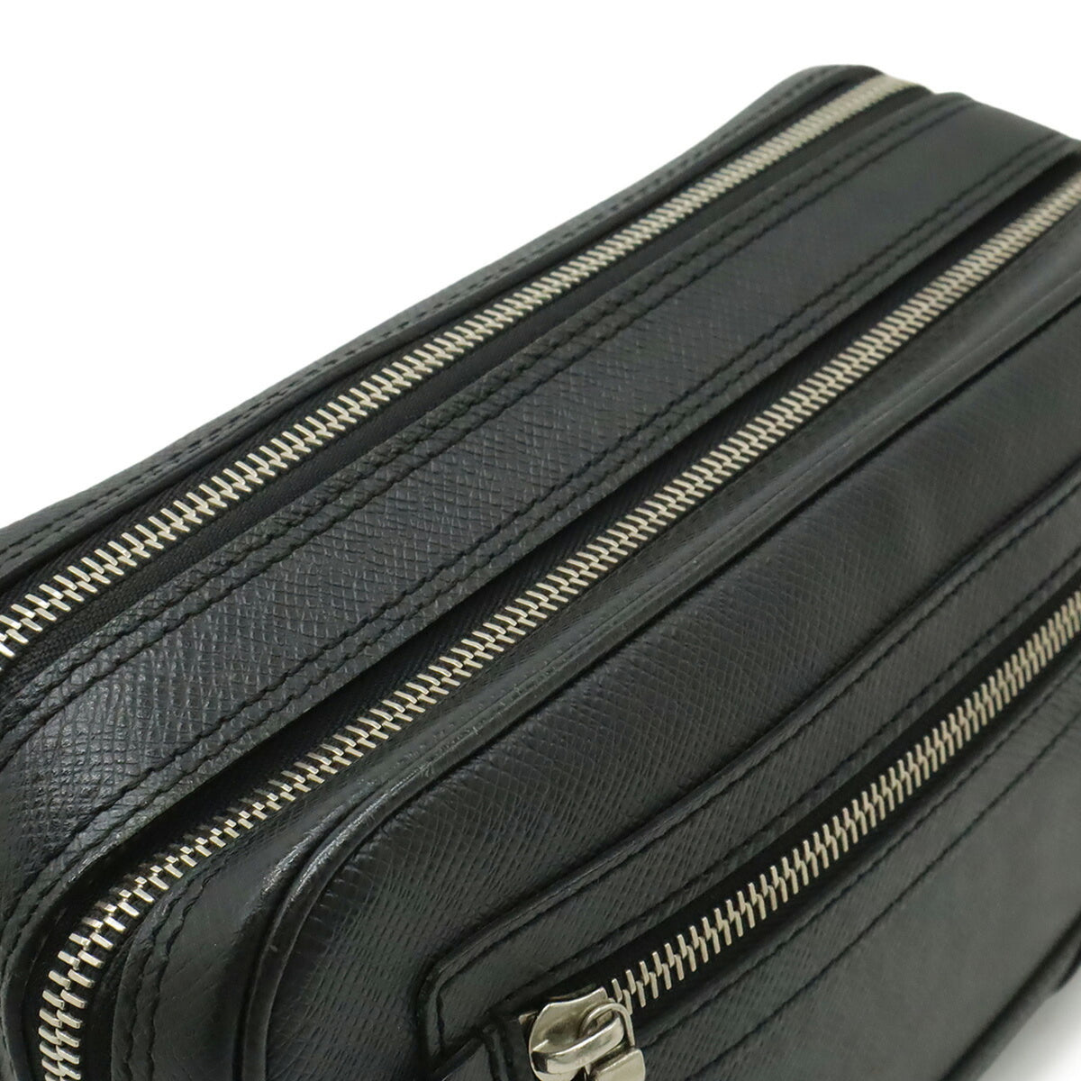 Louis Vuitton Ardoise Black Taiga Leather Clutch Bag (Pre-Owned)