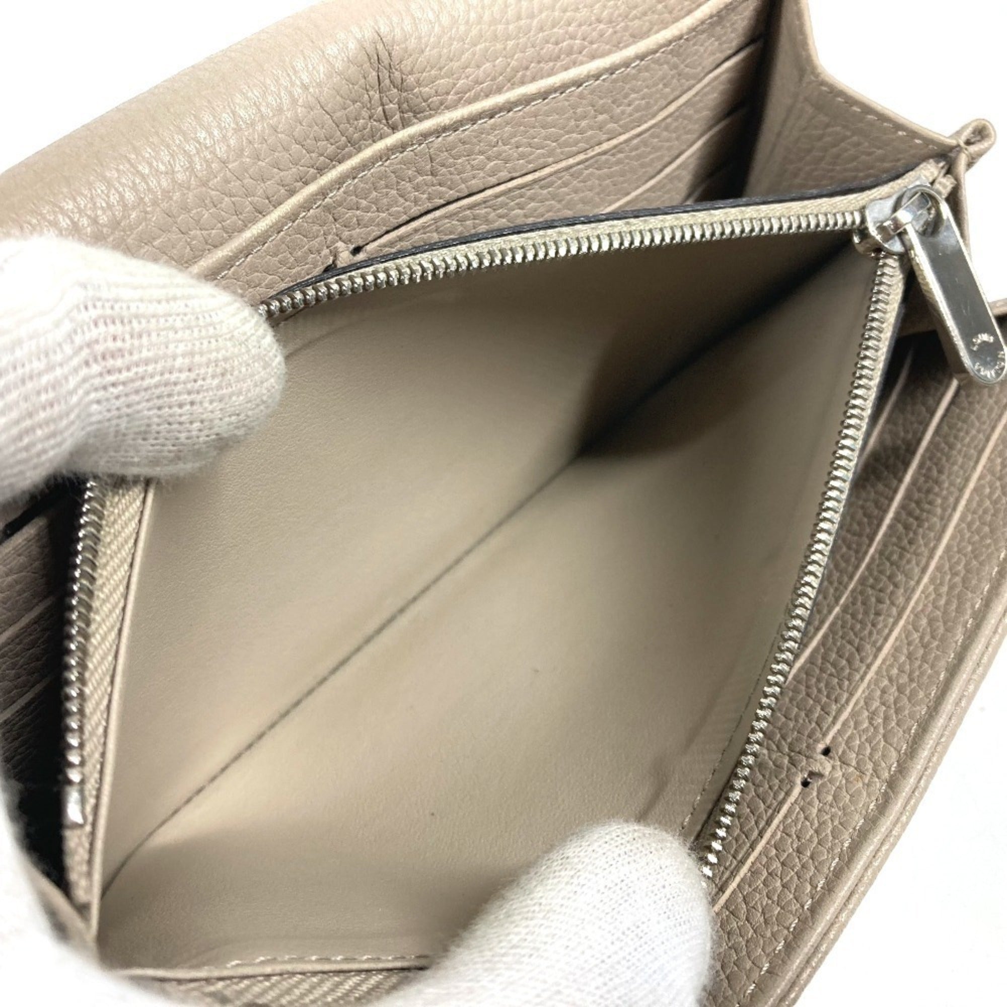 Louis Vuitton Beige Galle Mahina Leather Long Wallet (Bi-Fold) (Pre-Owned)