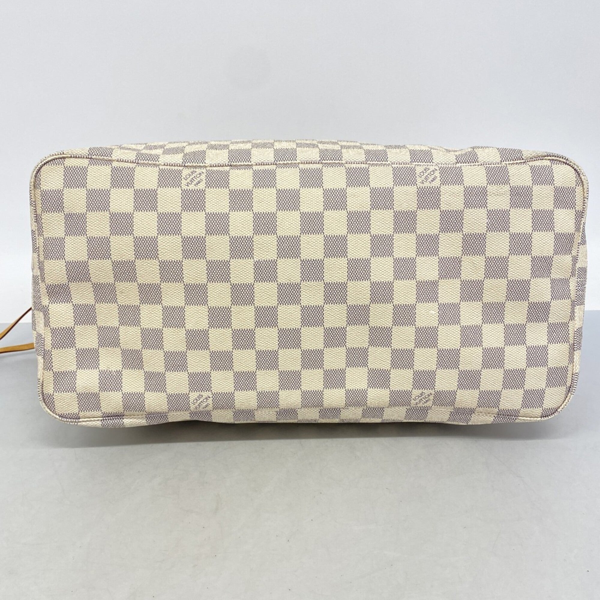 Louis Vuitton White Tote Bag (Pre-Owned)