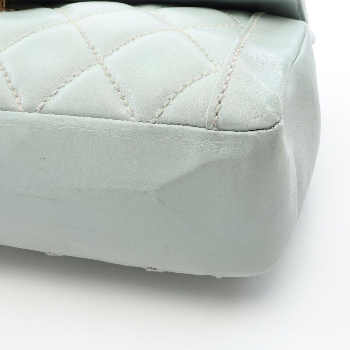 Chanel Blue Leather Handbag (Pre-Owned)