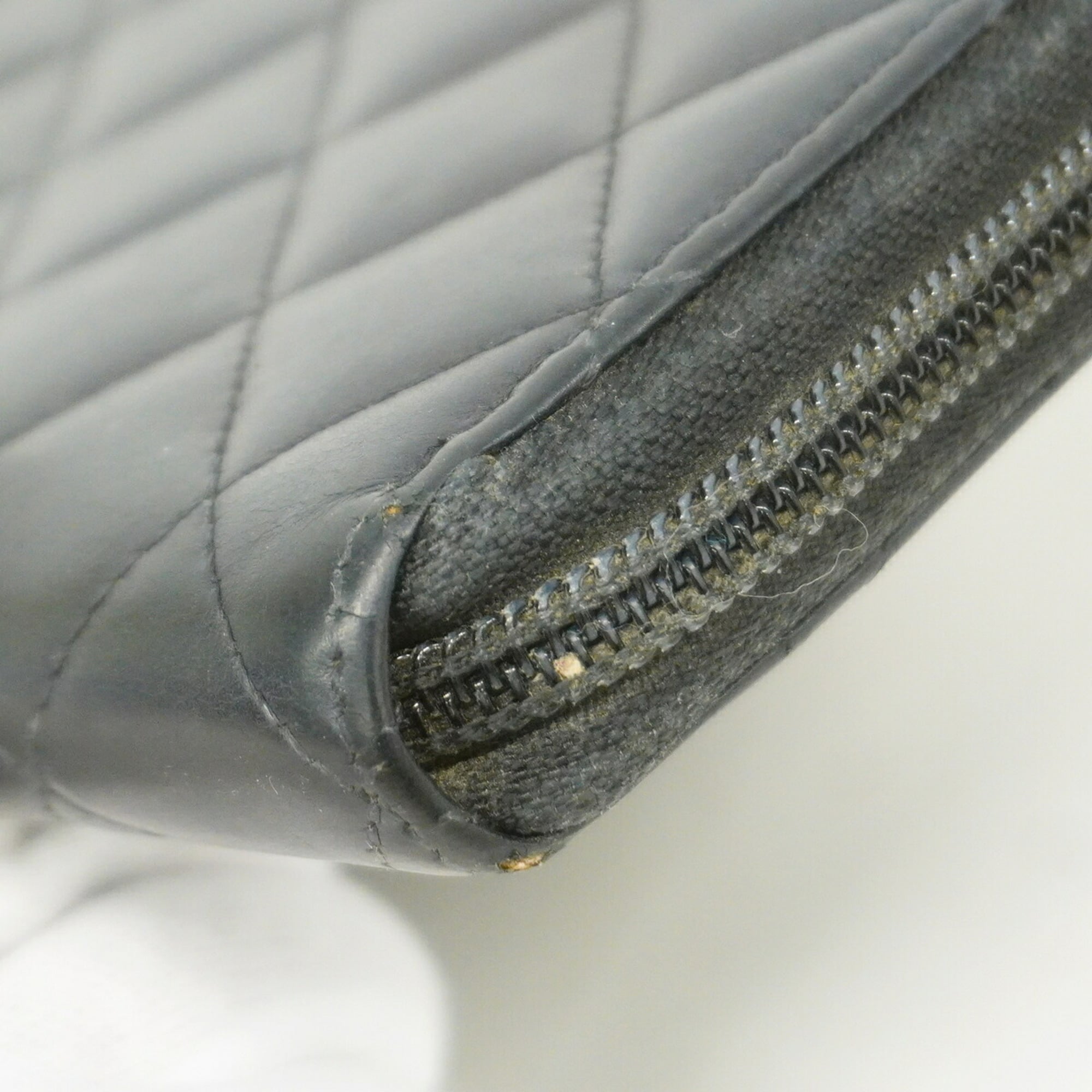 Chanel Black Leather Long Wallet (Bi-Fold) (Pre-Owned)