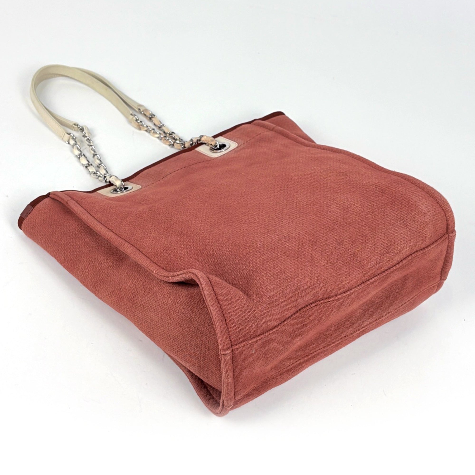 Chanel Red Color Canvas Tote Bag (Pre-Owned)