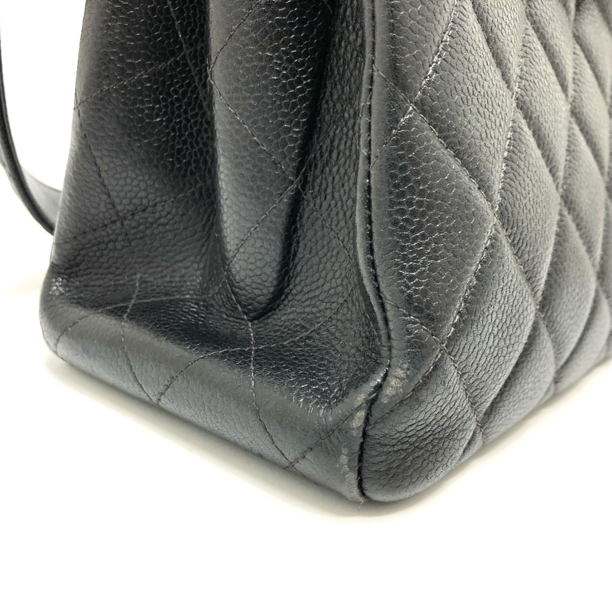 Chanel Black Leather Shoulder Bag (Pre-Owned)