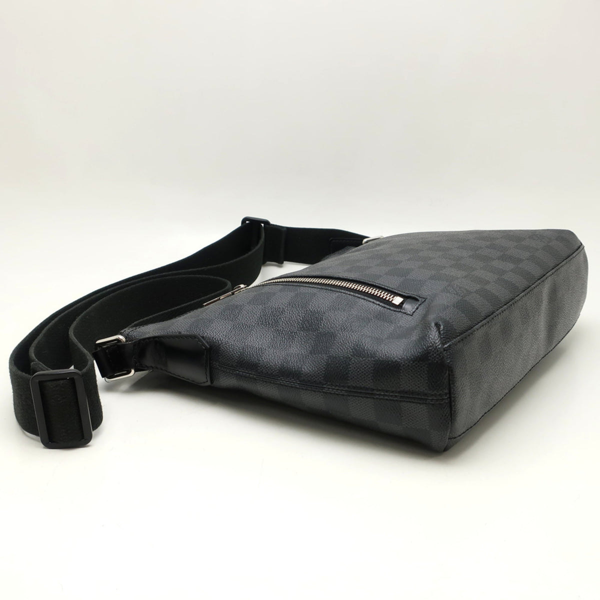 Louis Vuitton Black Damier Canvas Damier Graphite Damier Graphite Shoulder Bag (Pre-Owned)