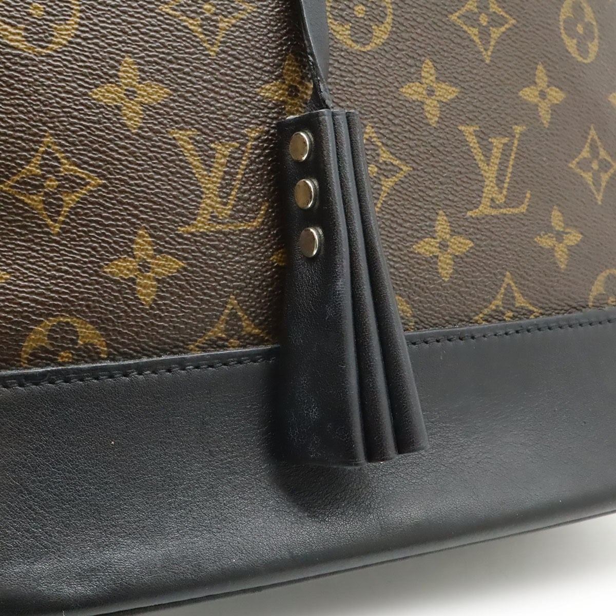 Louis Vuitton Black Monogram Noir Monogram Pouch Shoulder Bag (Pre-Owned)