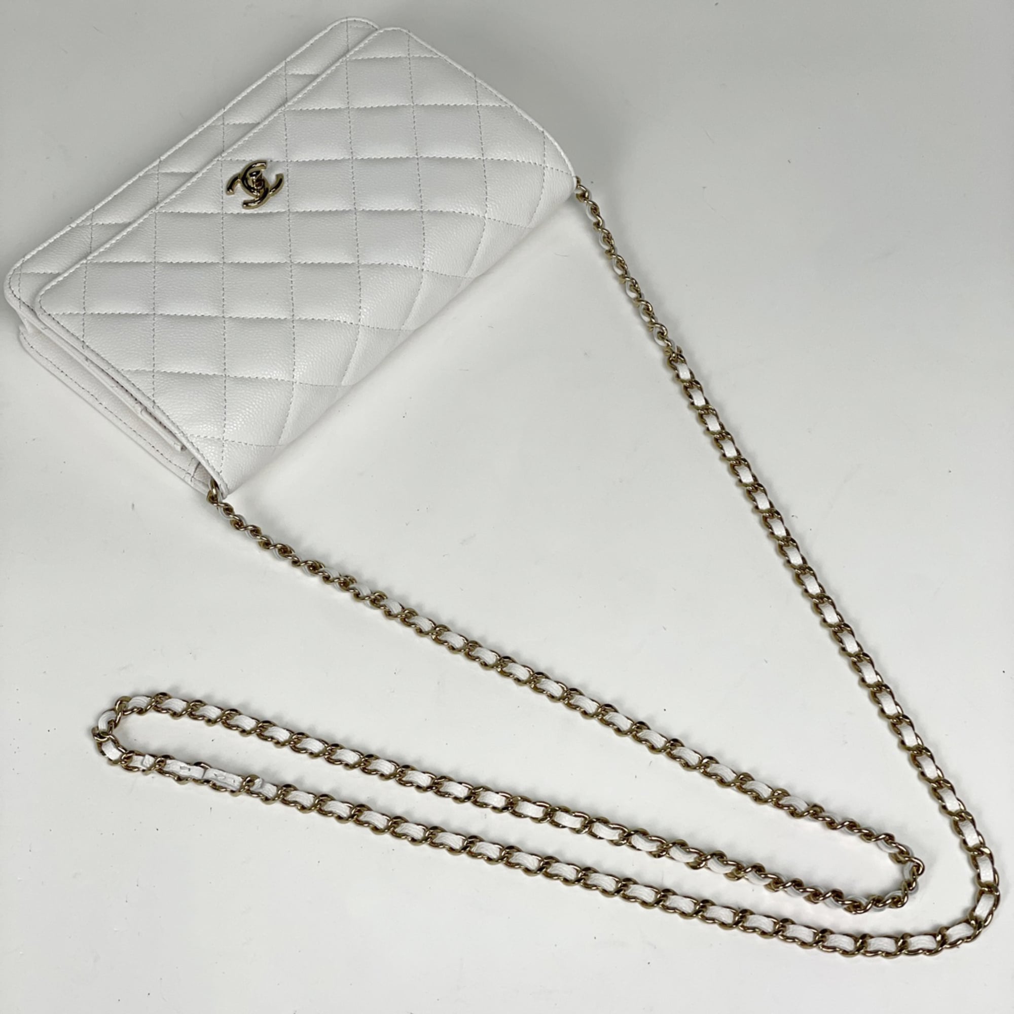 Chanel White Grained Calfskin Chain/Shoulder Wallet (Pre-Owned)