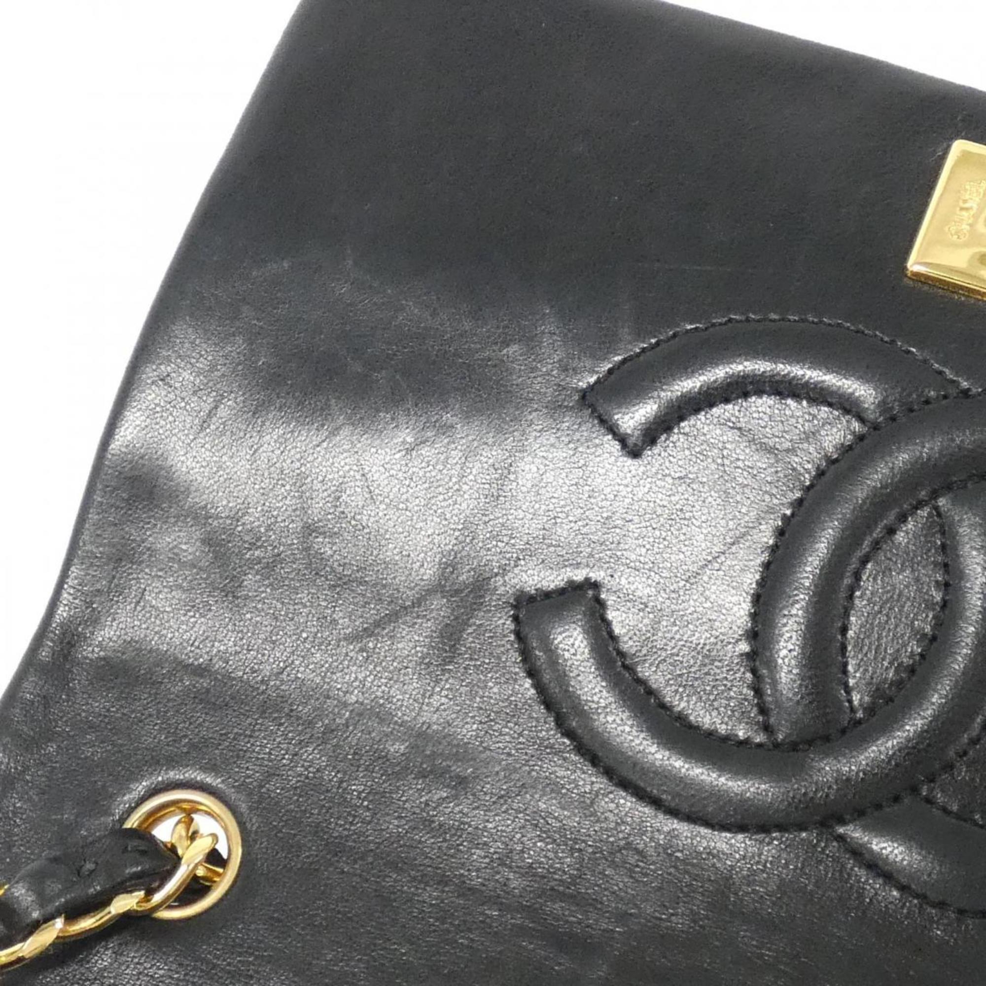 Chanel Black Leather Shoulder Bag (Pre-Owned)