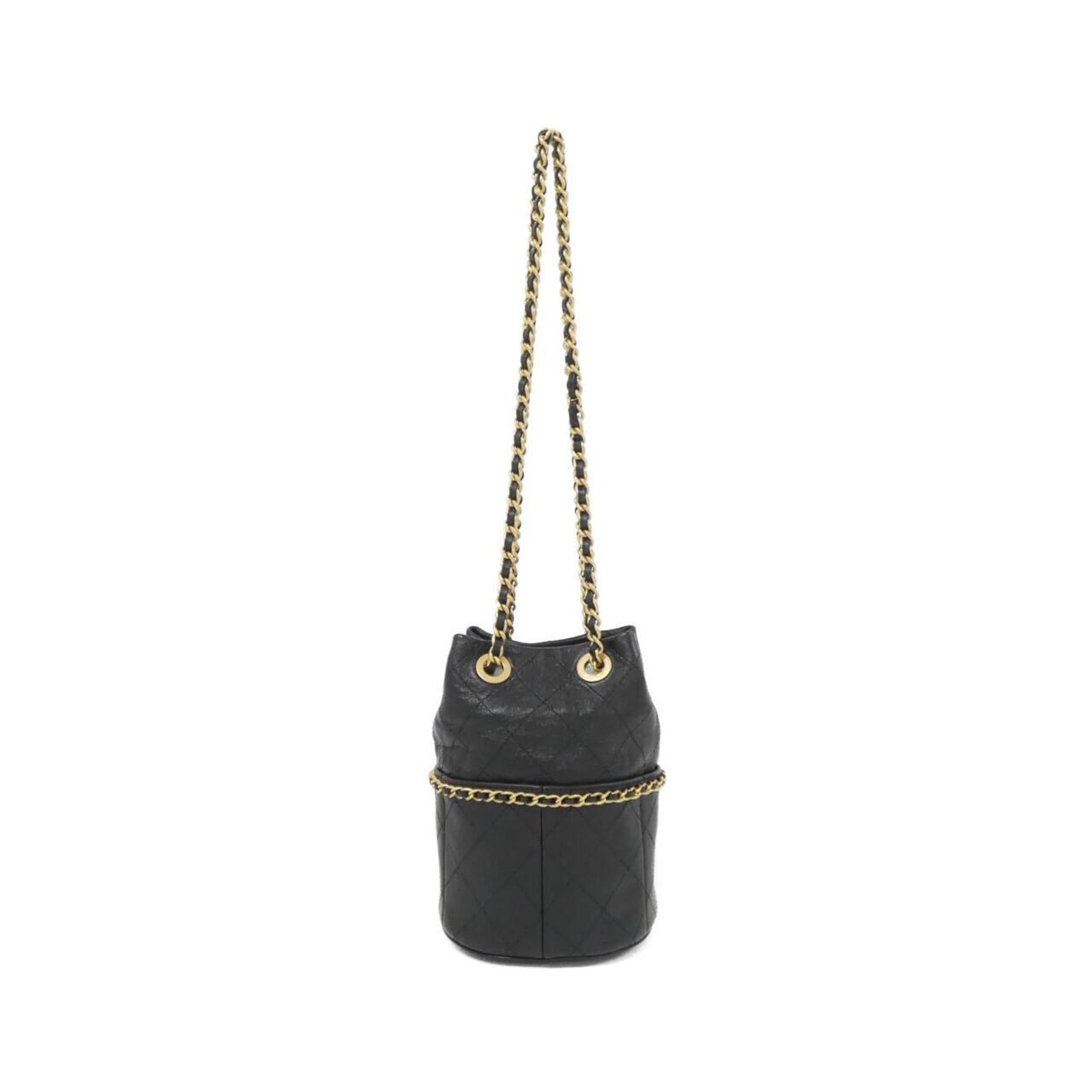Chanel Black Leather Shoulder Bag (Pre-Owned)