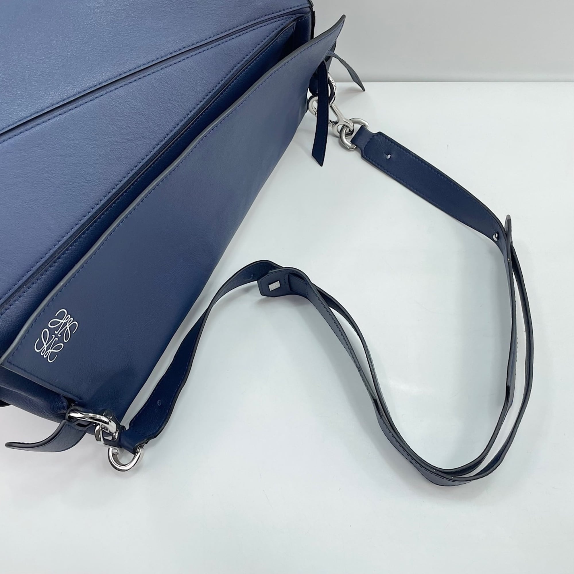Loewe Blue Shoulder Bag (Pre-Owned)