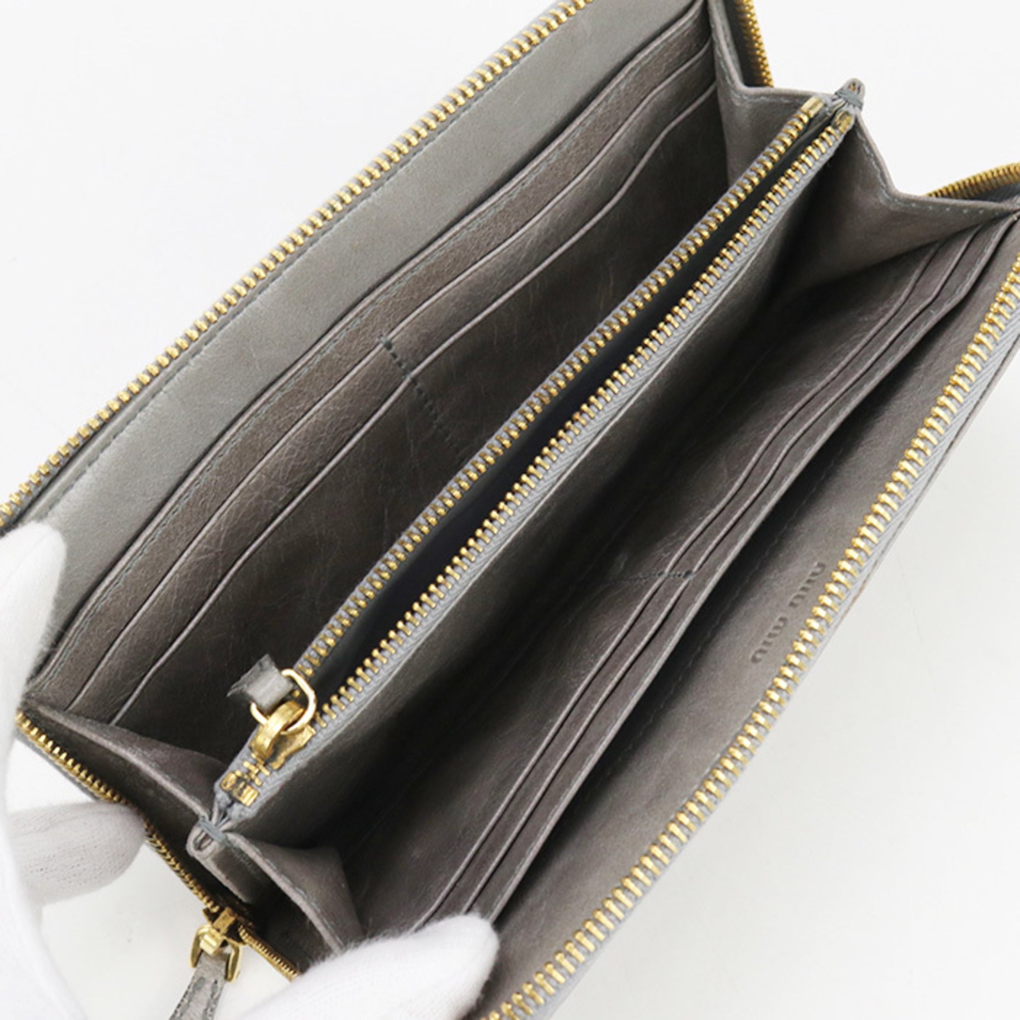 Miu Miu Gray Leather Coin Purse/Coin Case (Pre-Owned)