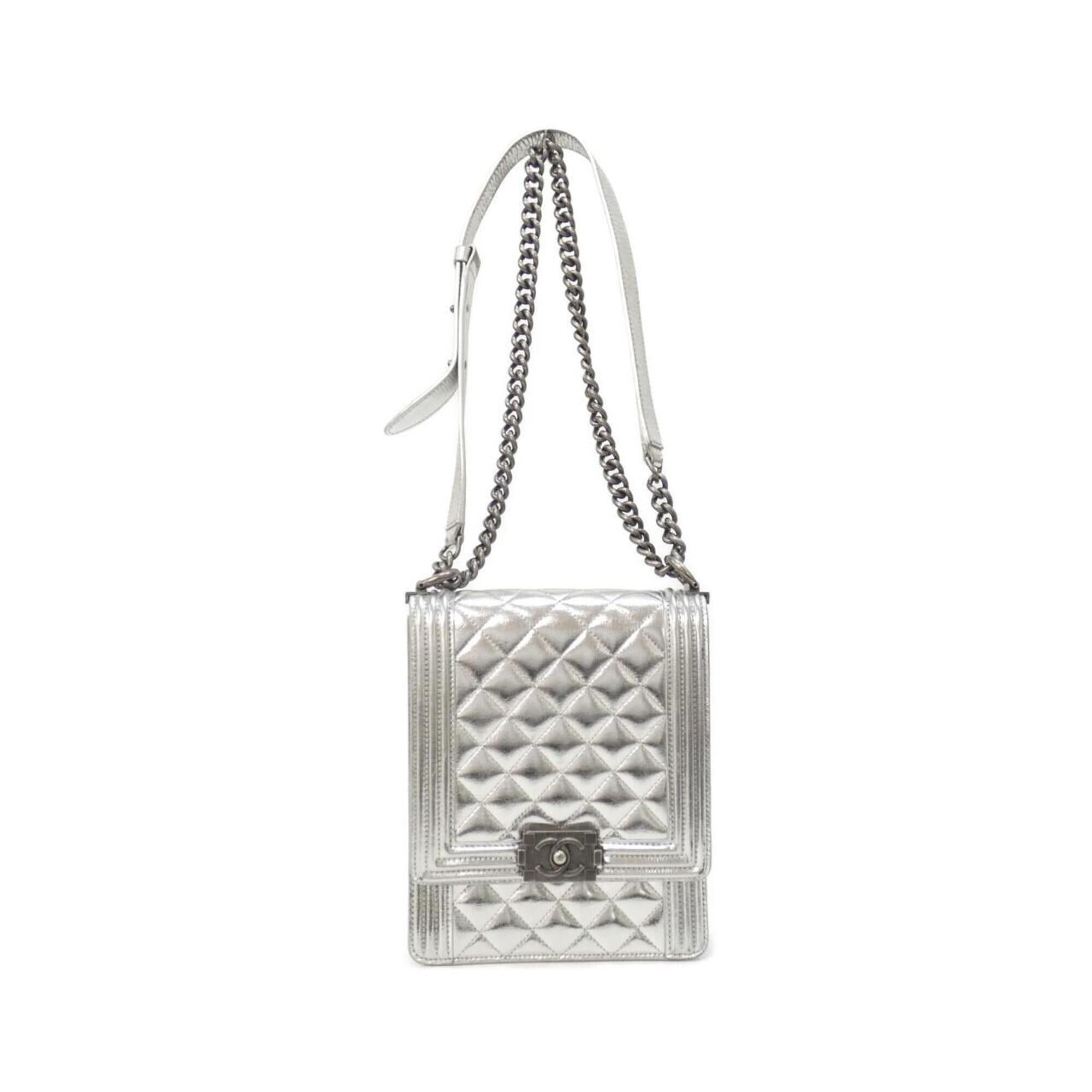 Chanel Silver Leather Shoulder Bag (Pre-Owned)