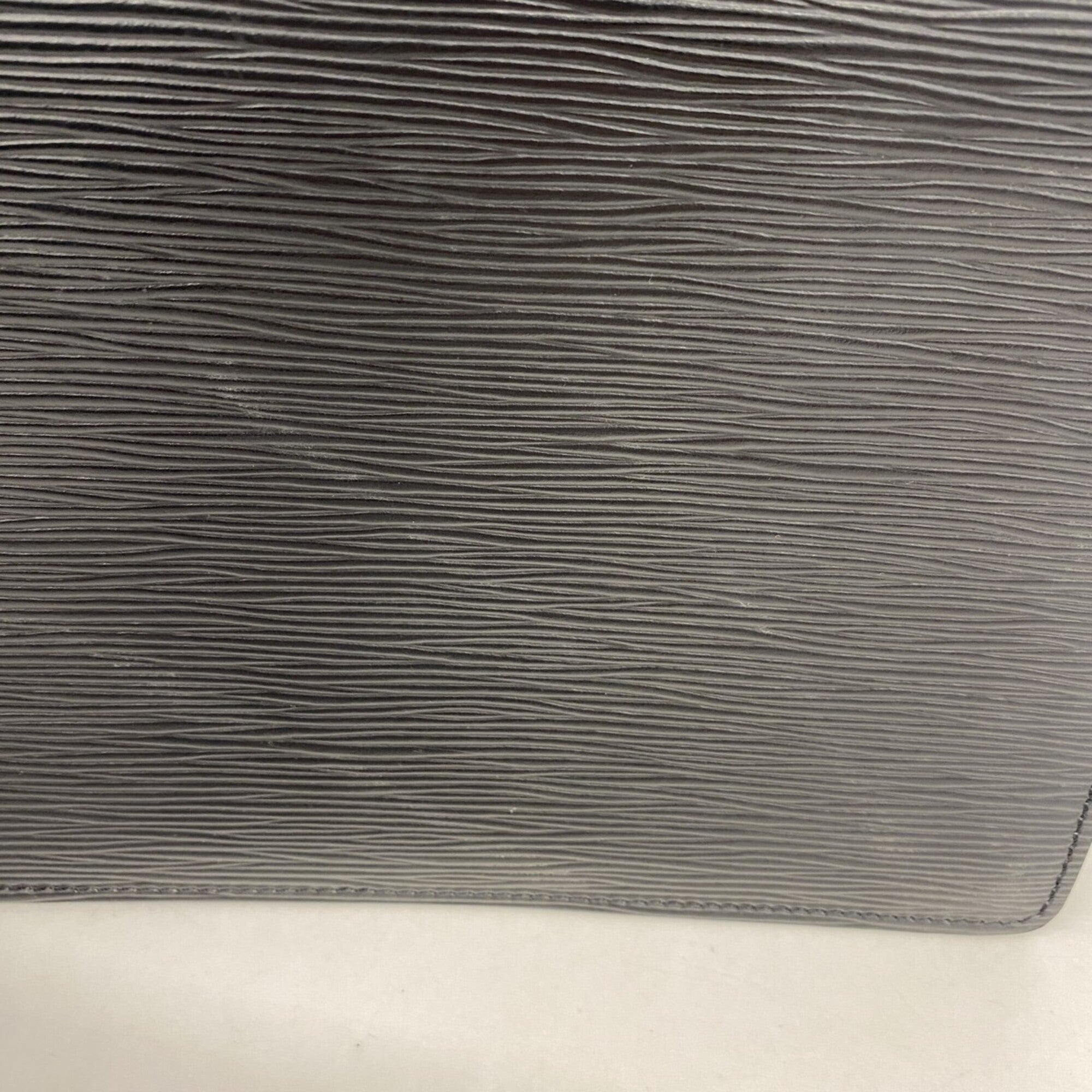 Louis Vuitton Noir Clutch Bag (Pre-Owned)
