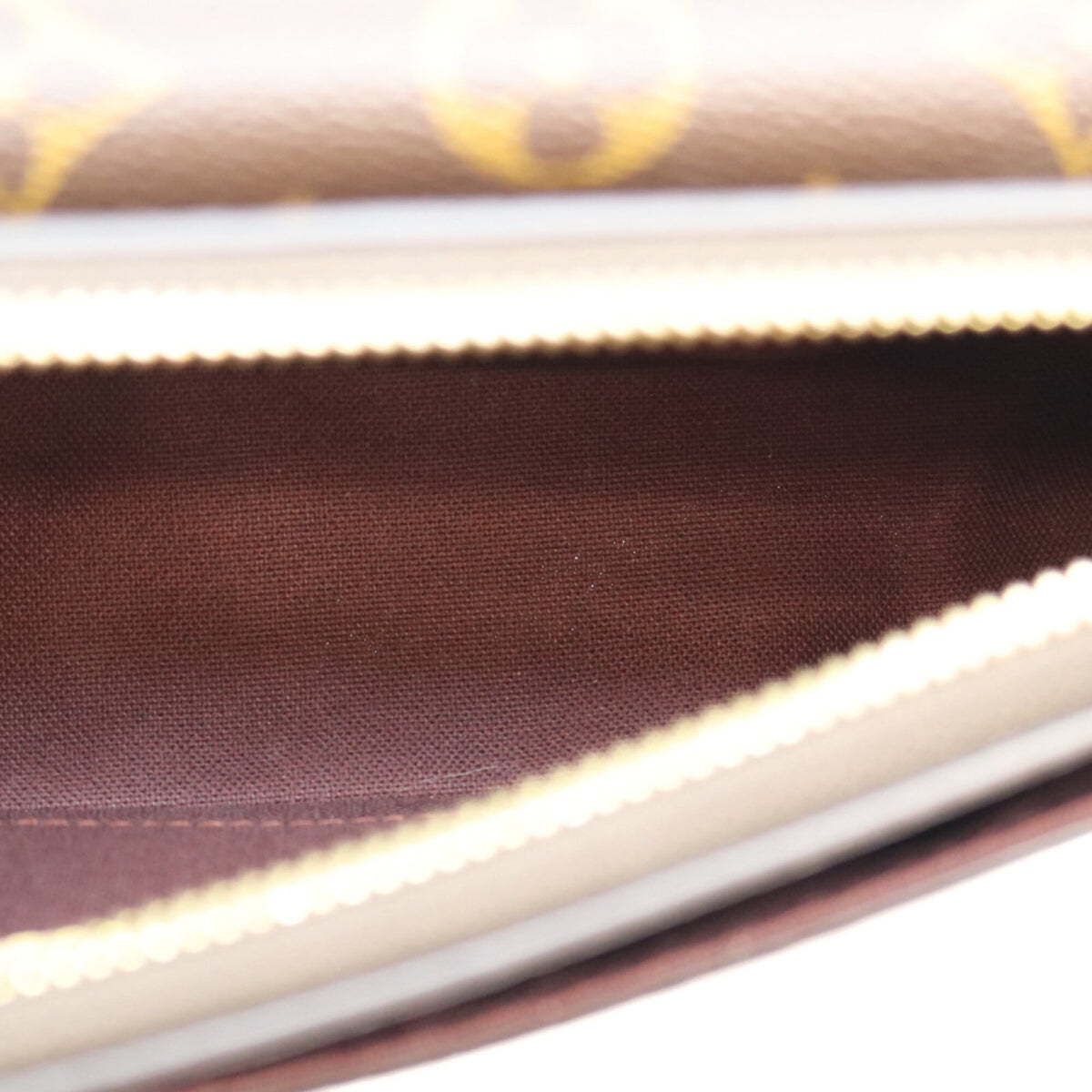 Louis Vuitton Brown Monogram Shoulder Bag (Pre-Owned)