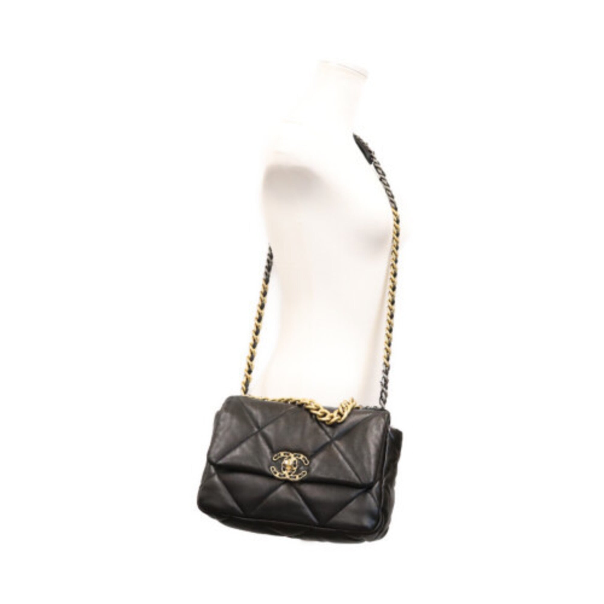 Chanel Black Leather Shoulder Bag (Pre-Owned)