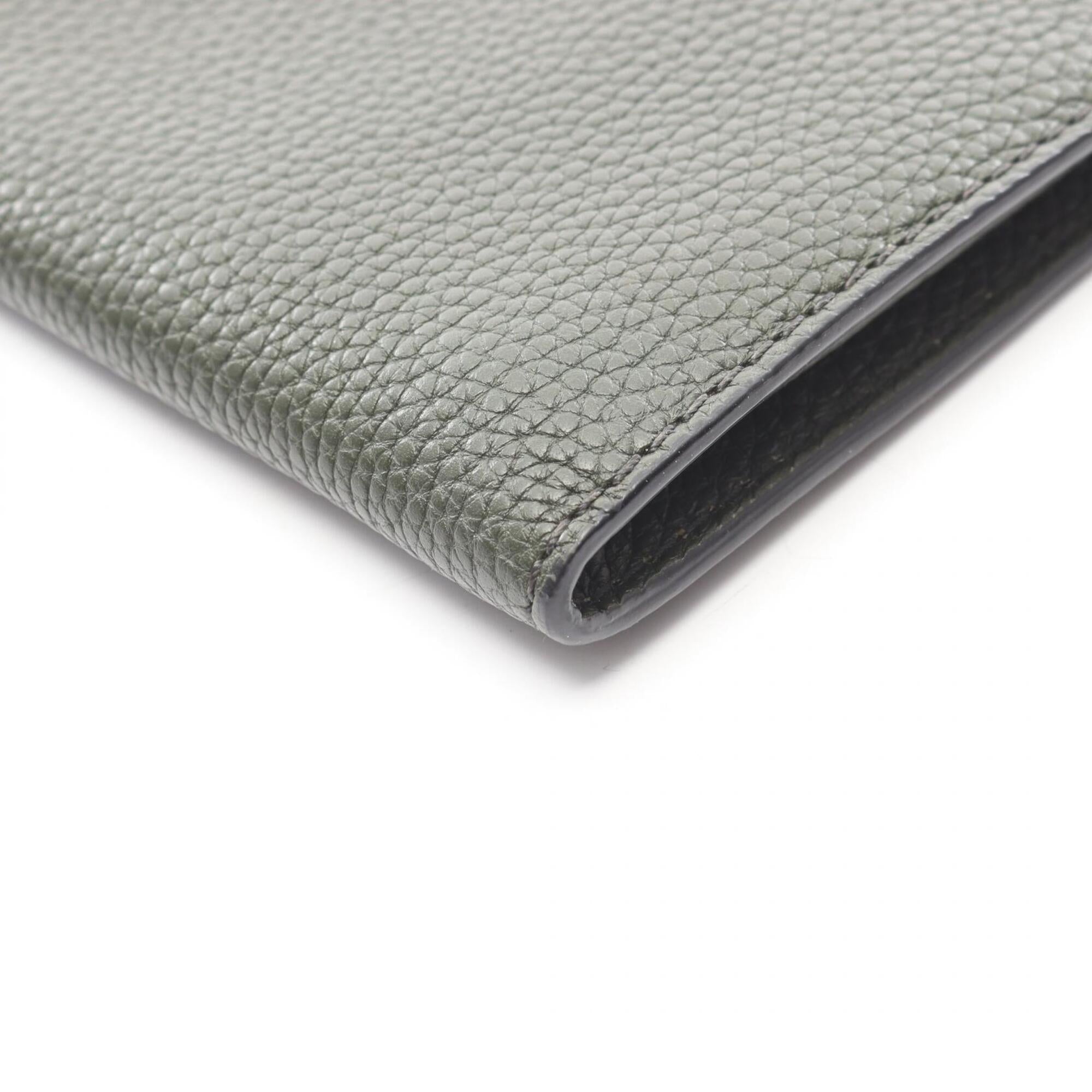 Salvatore Ferragamo Green Leather Clutch Bag (Pre-Owned)