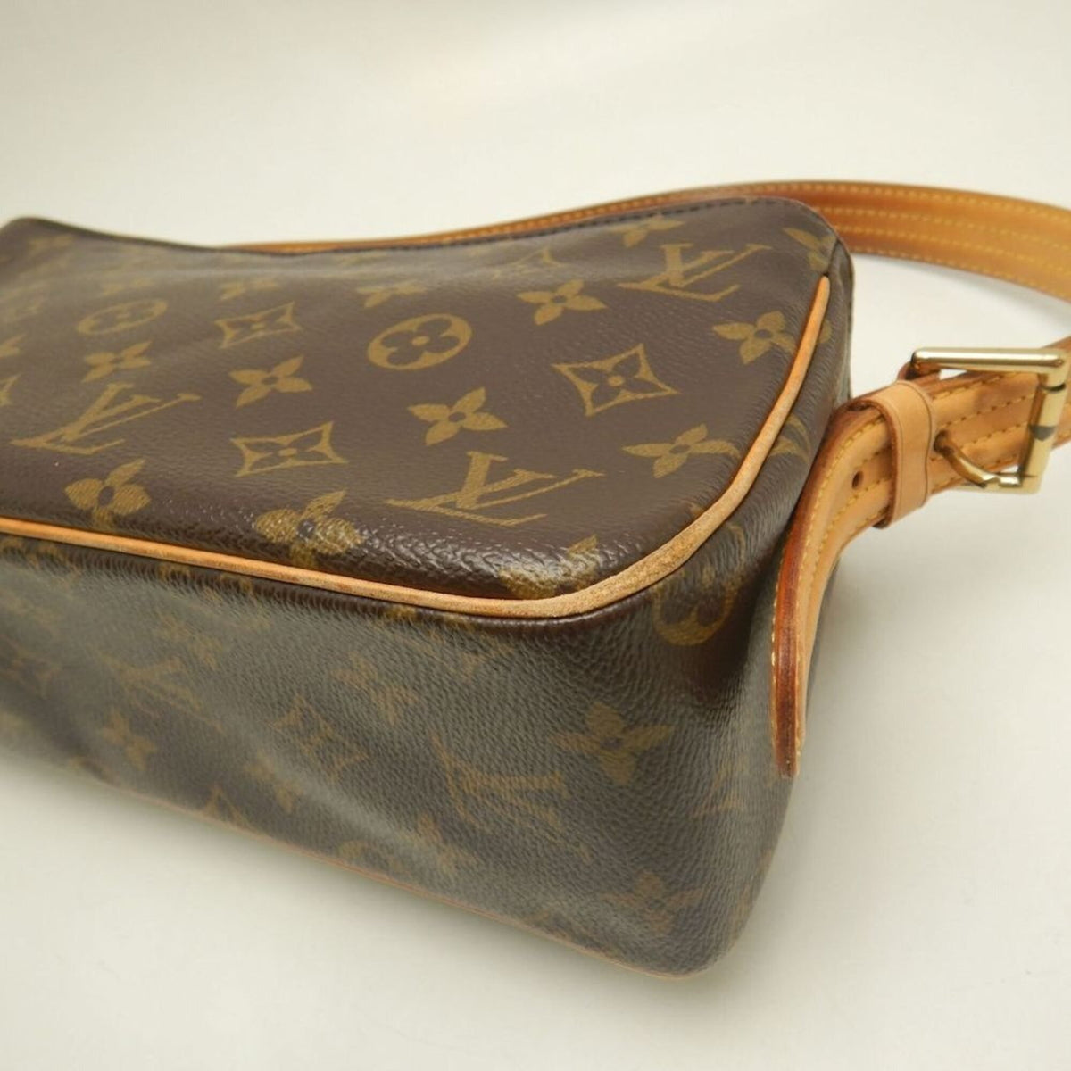 Louis Vuitton Monogram Brown Monogram Shoulder Bag (Pre-Owned)