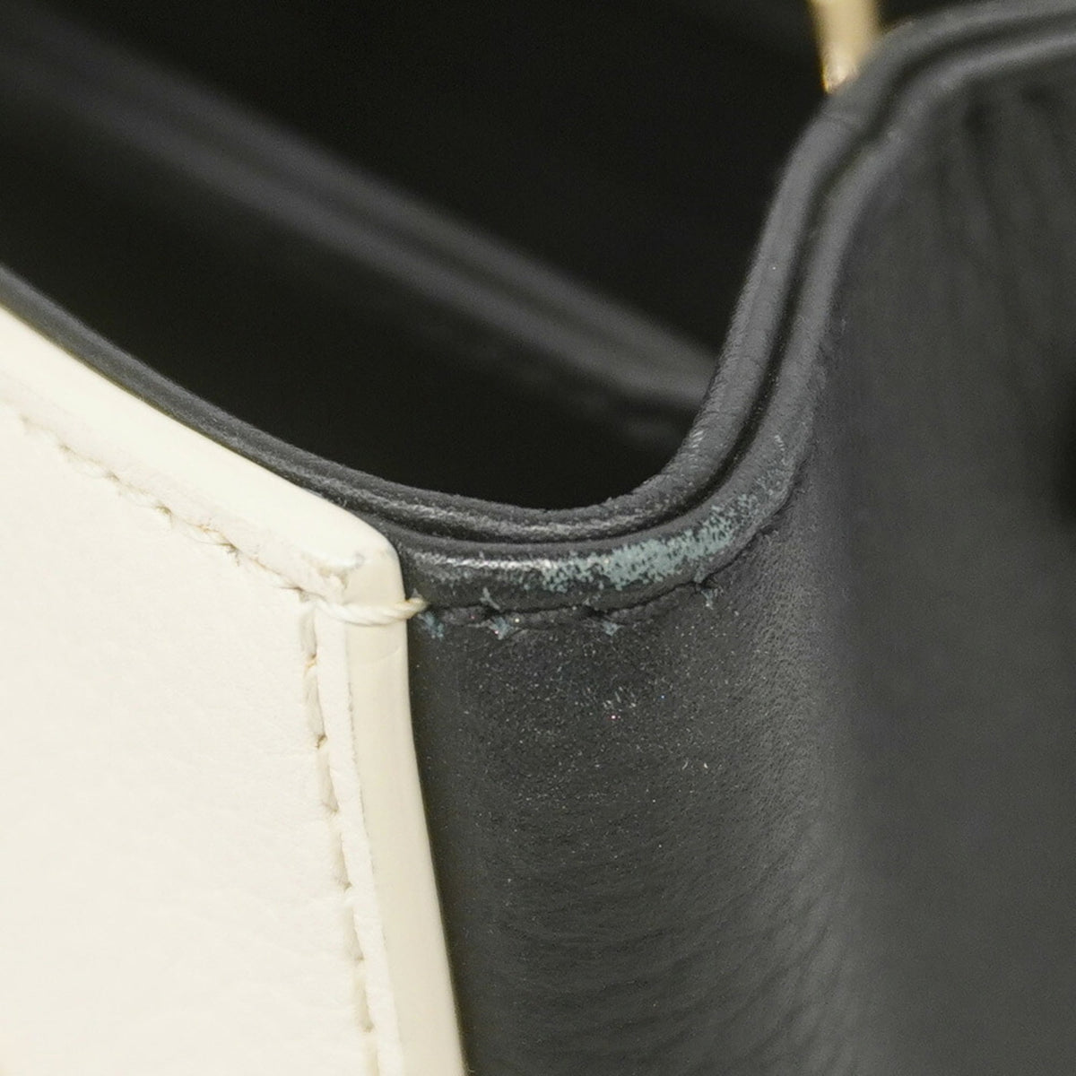Chanel Beige Black Leather Handbag (Pre-Owned)