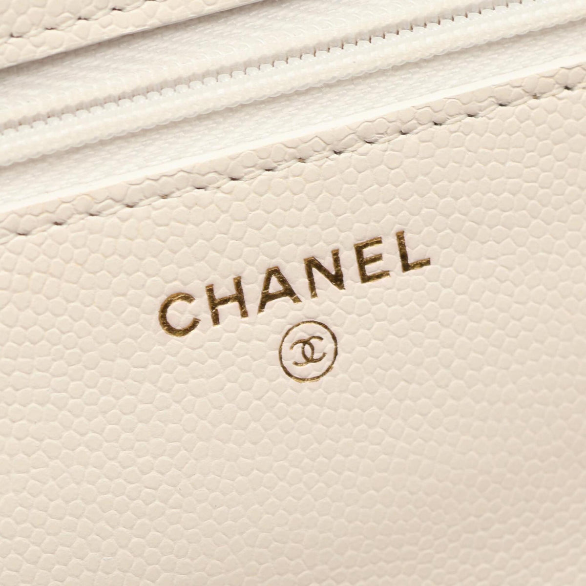 Chanel White Grained Calfskin Handbag Shoulder Bag (Pre-Owned)