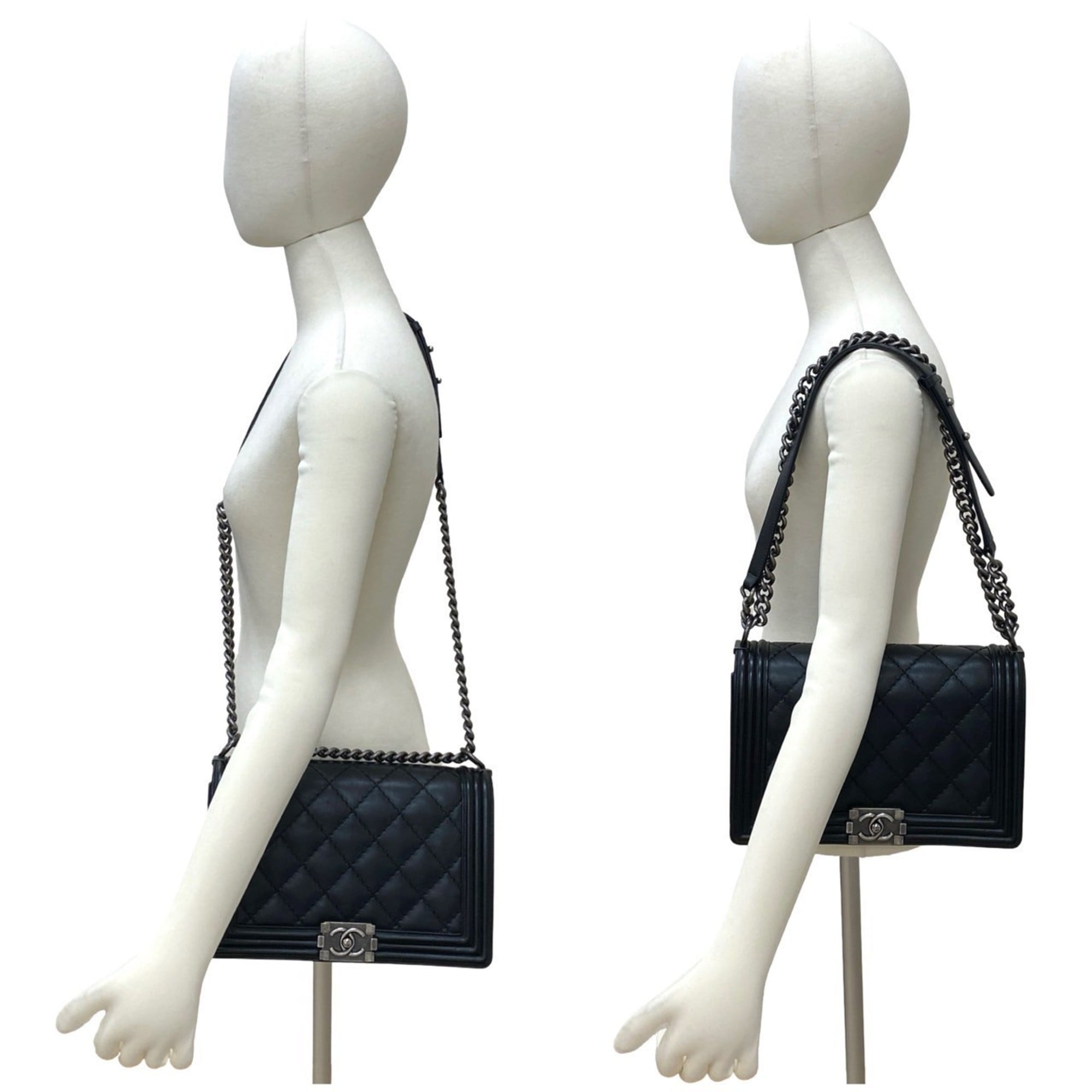 Chanel Black Leather Shoulder Bag (Pre-Owned)