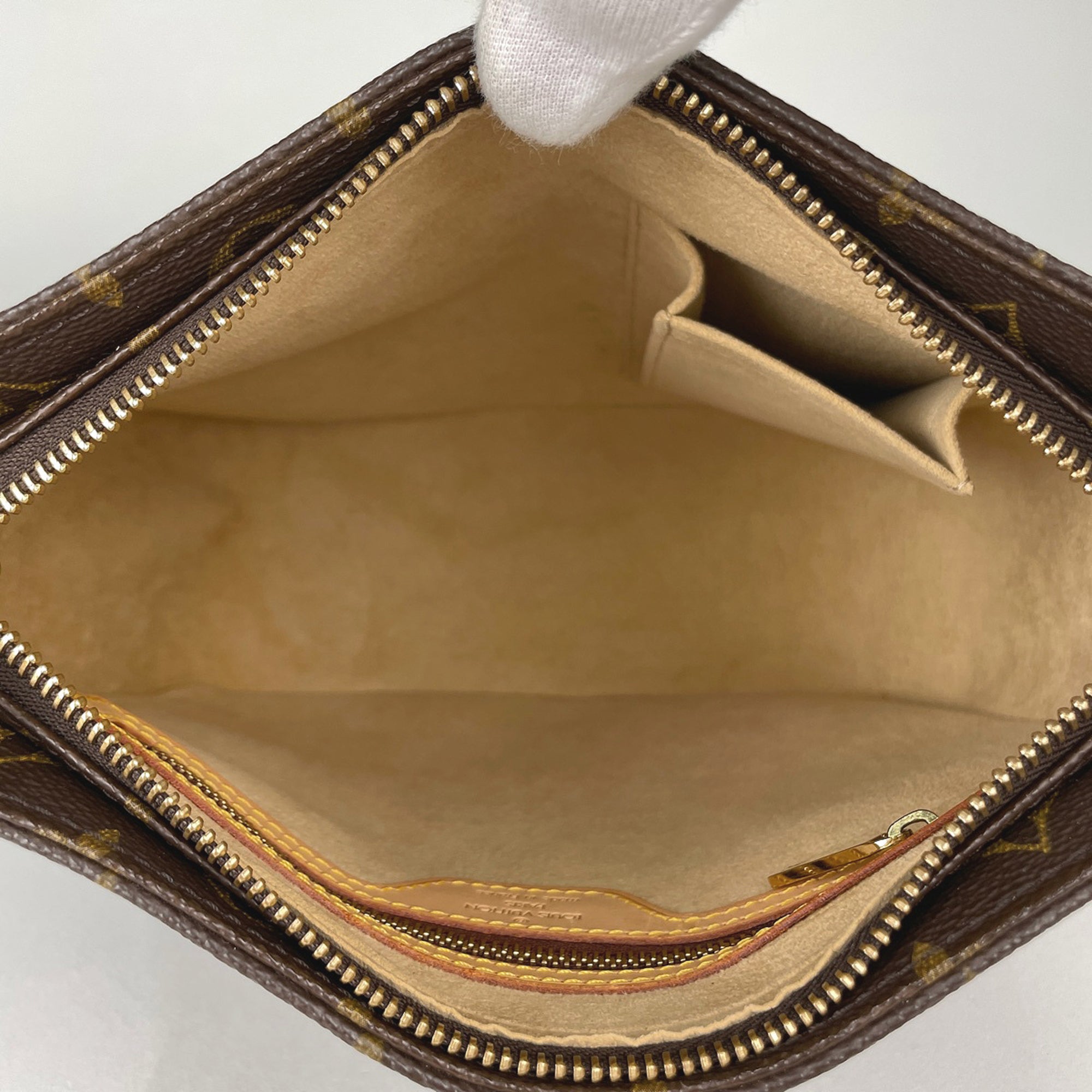 Louis Vuitton Brown Monogram Shoulder Bag (Pre-Owned)
