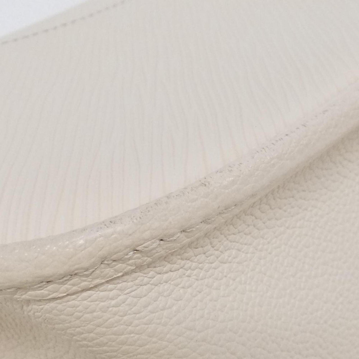 Louis Vuitton Beige Leather Shoulder Bag (Pre-Owned)