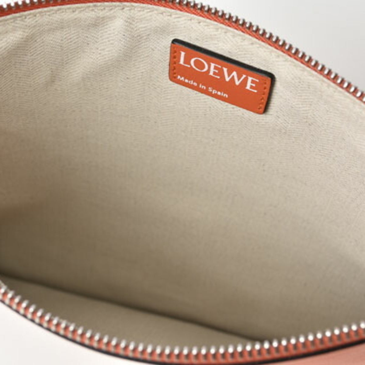Loewe Coral Color Leather Clutch Bag (Pre-Owned)