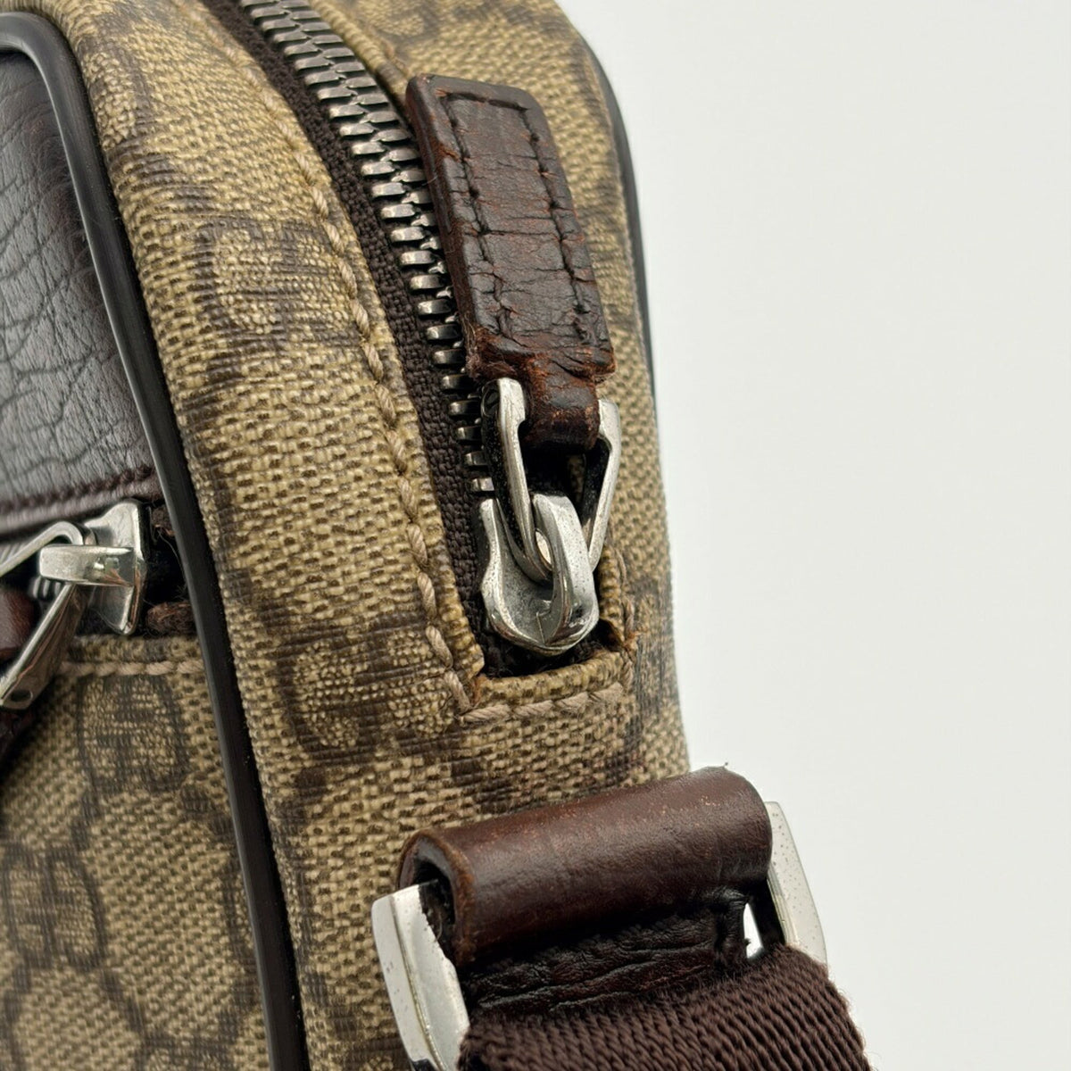 Gucci Beige Dark Brown Pvc Leather Shoulder Bag (Pre-Owned)