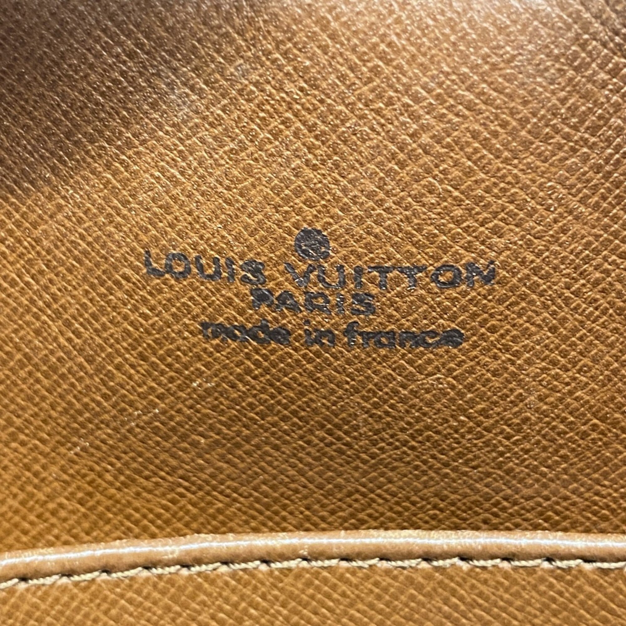 Louis Vuitton Brown Clutch Bag (Pre-Owned)