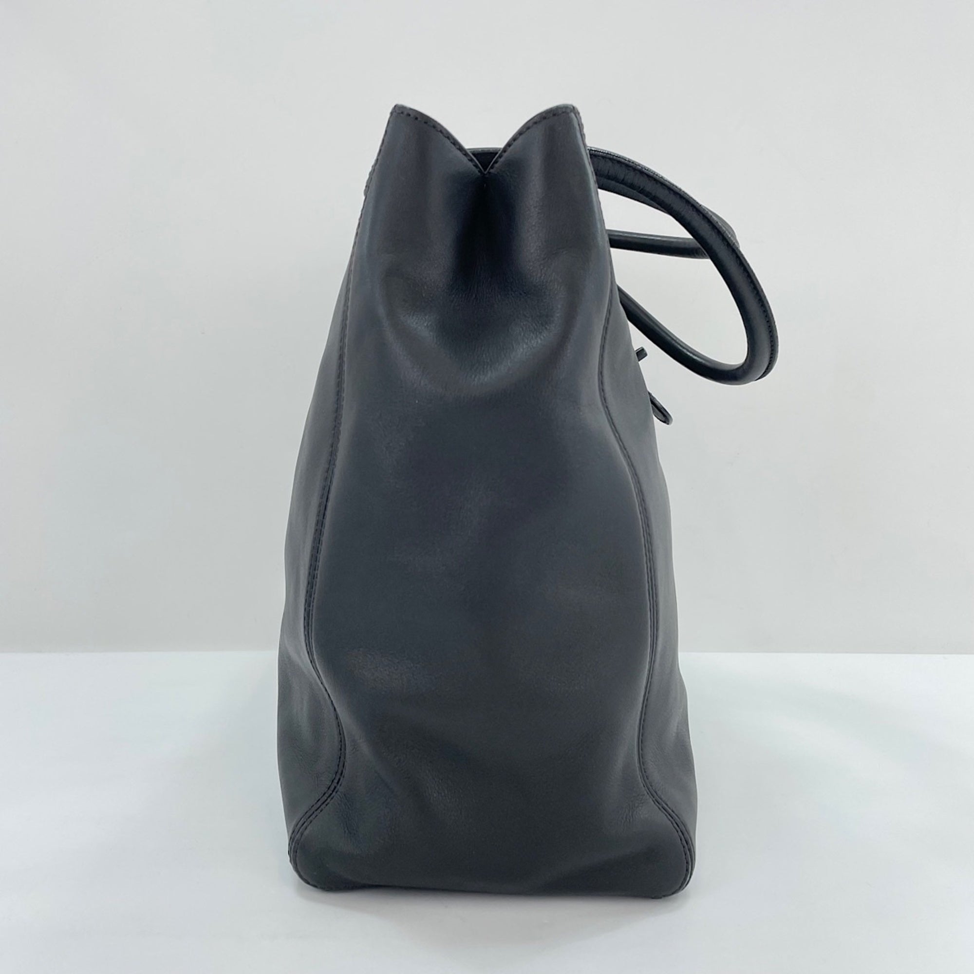 Chanel Black Tote Bag (Pre-Owned)