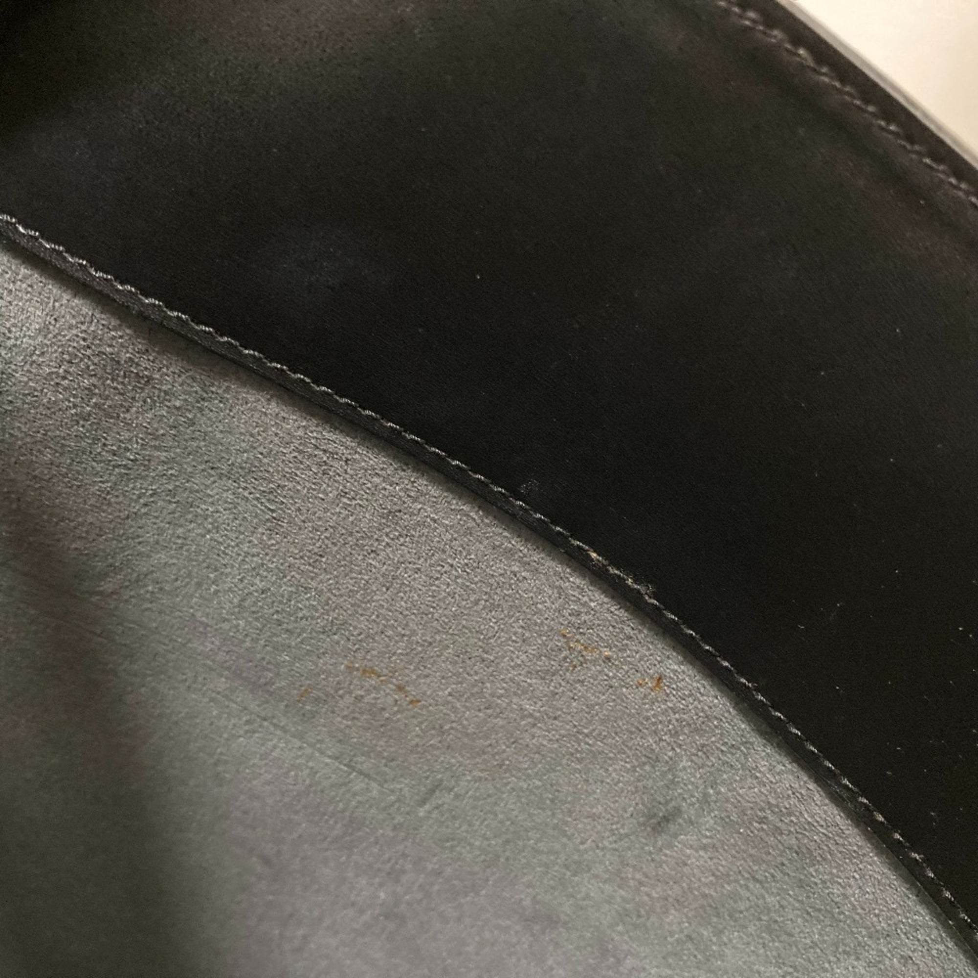 Louis Vuitton Epi Black Noir Epi Leather Handbag (Pre-Owned)