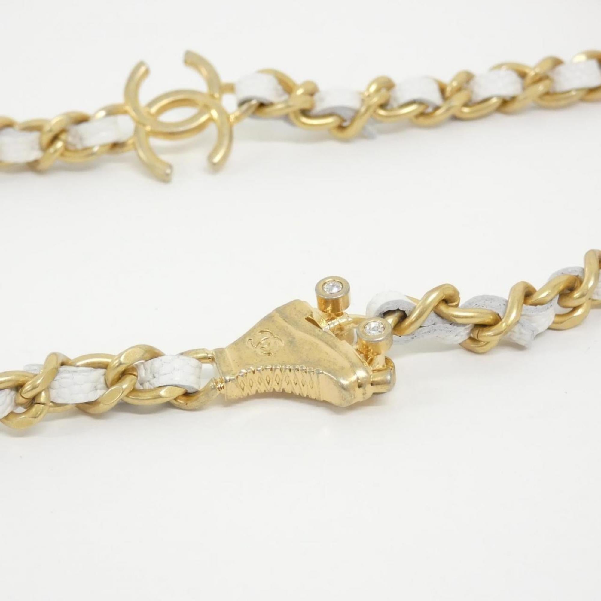Chanel White Grained Calfskin Chain/Shoulder Wallet (Pre-Owned)