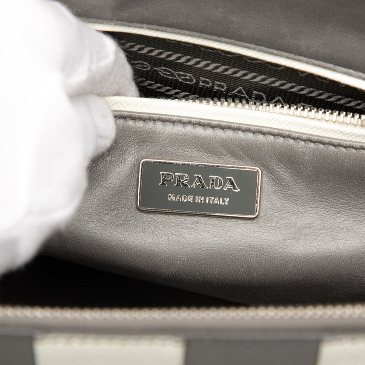 Prada Gray White Leather Handbag (Pre-Owned)