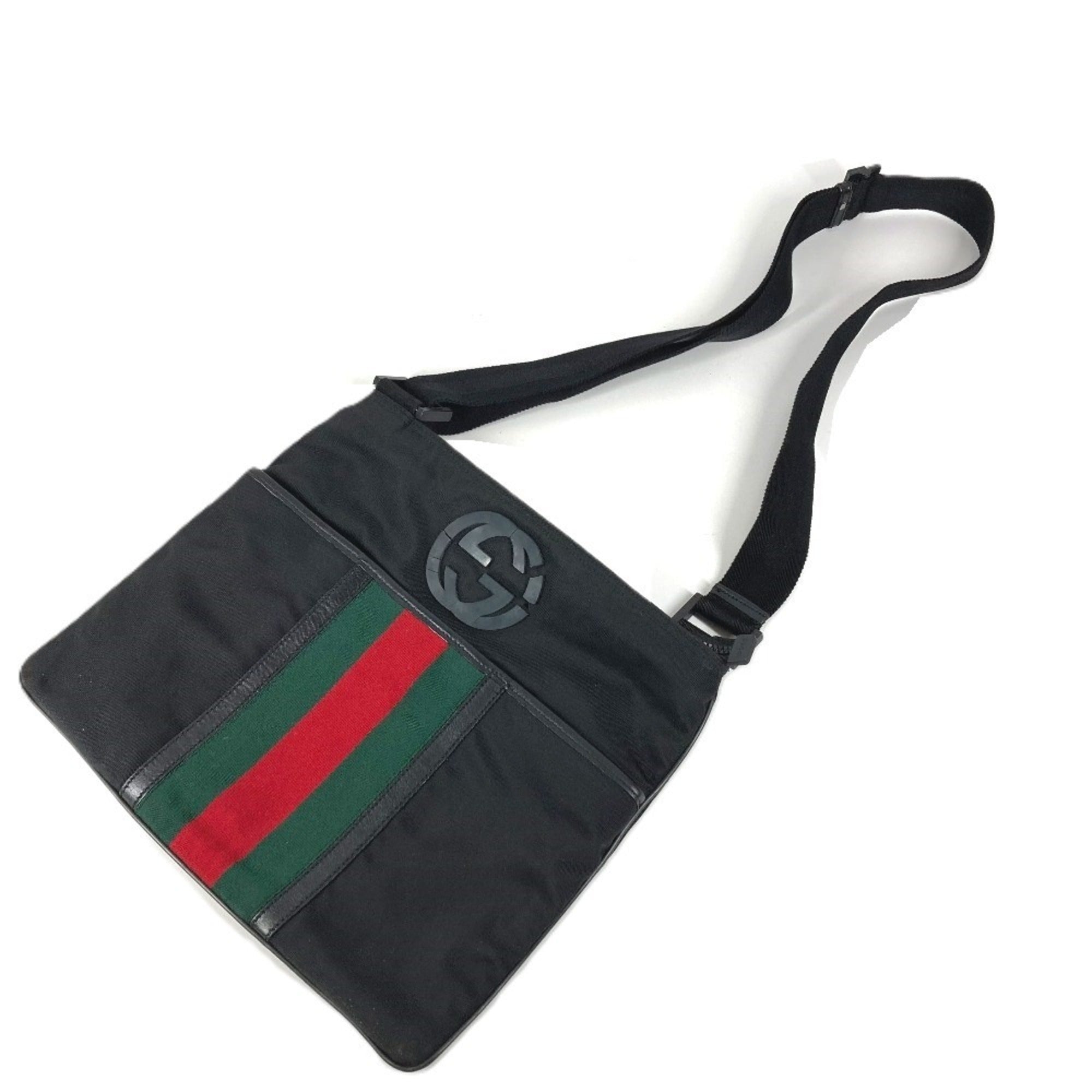 Gucci Black Nylon Shoulder Bag (Pre-Owned)