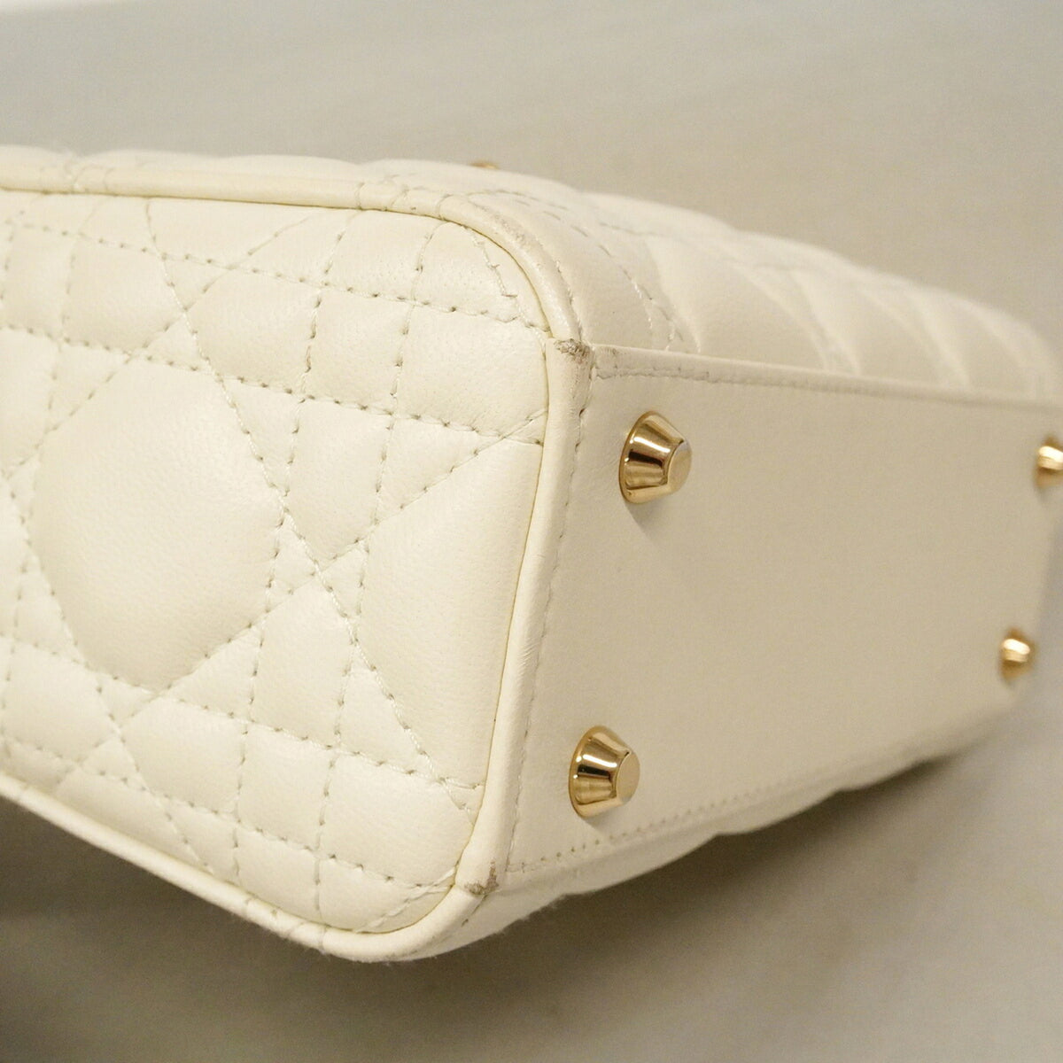 Christian Dior White Leather Handbag (Pre-Owned)