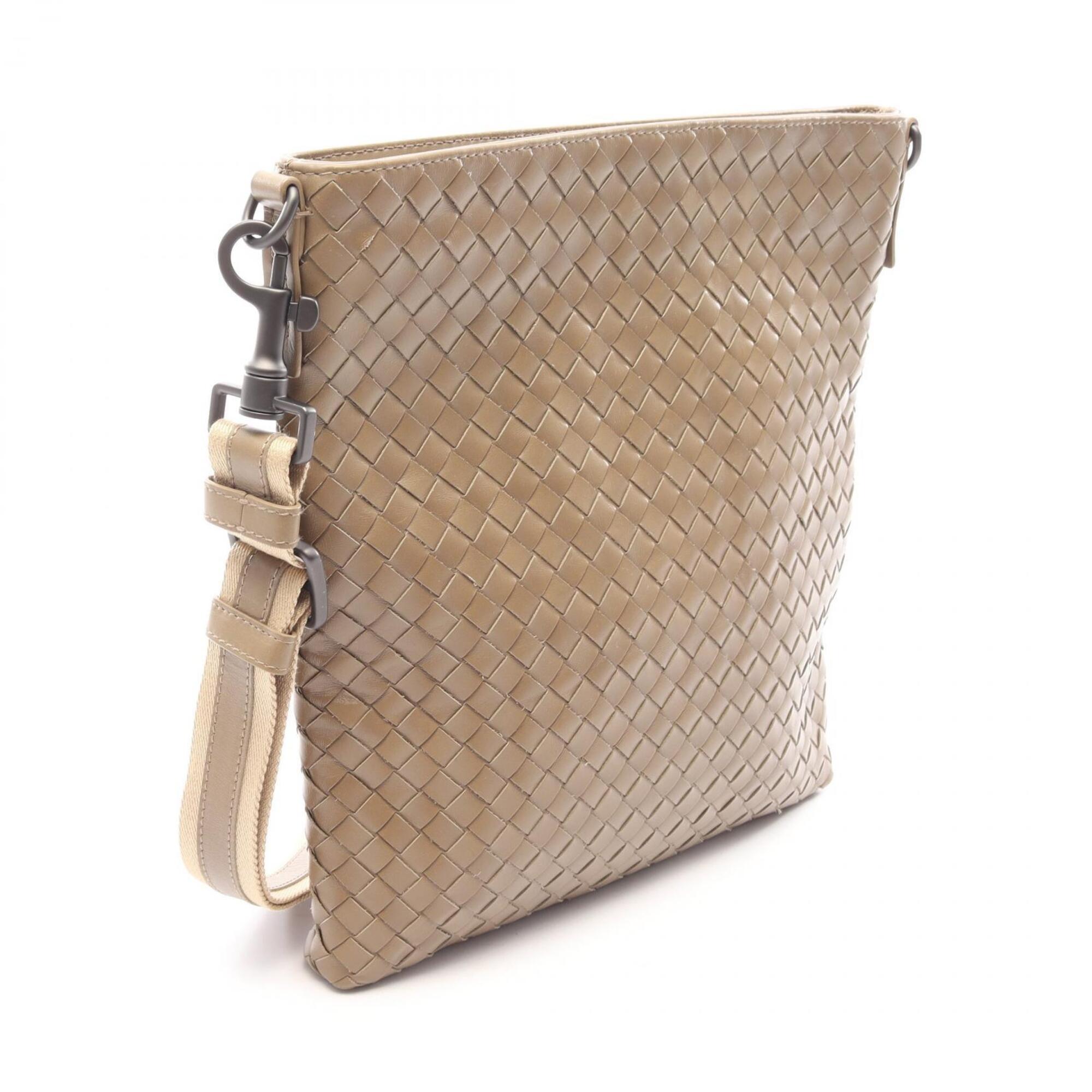 Bottega Veneta Gray Intrecciato Shoulder Bag (Pre-Owned)